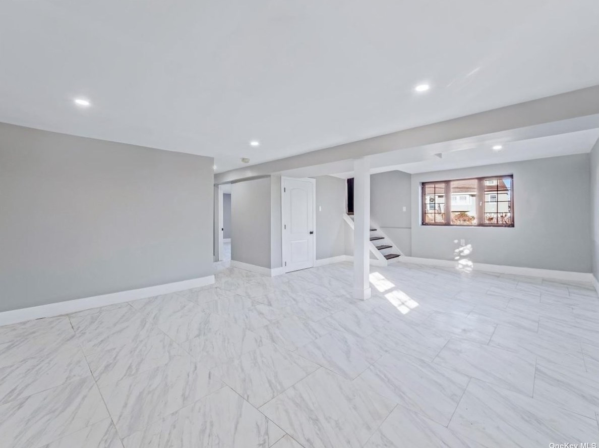 3430 Lindbergh Ave, Rockville Centre NY  11572-5507 exterior