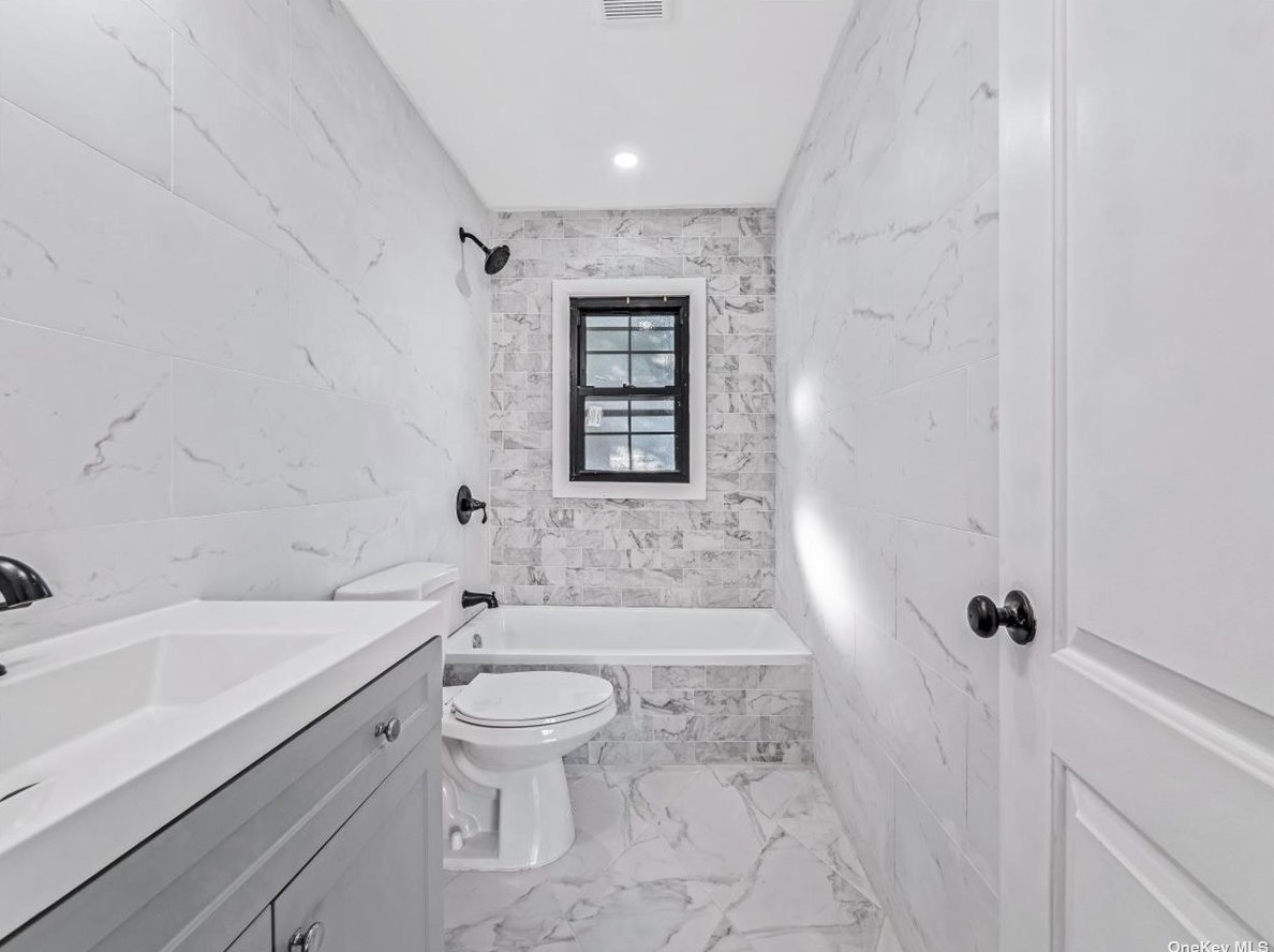 3430 Lindbergh Ave, Rockville Centre NY  11572-5507 exterior