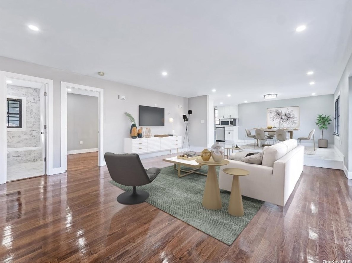 3430 Lindbergh Ave, Rockville Centre NY  11572-5507 exterior