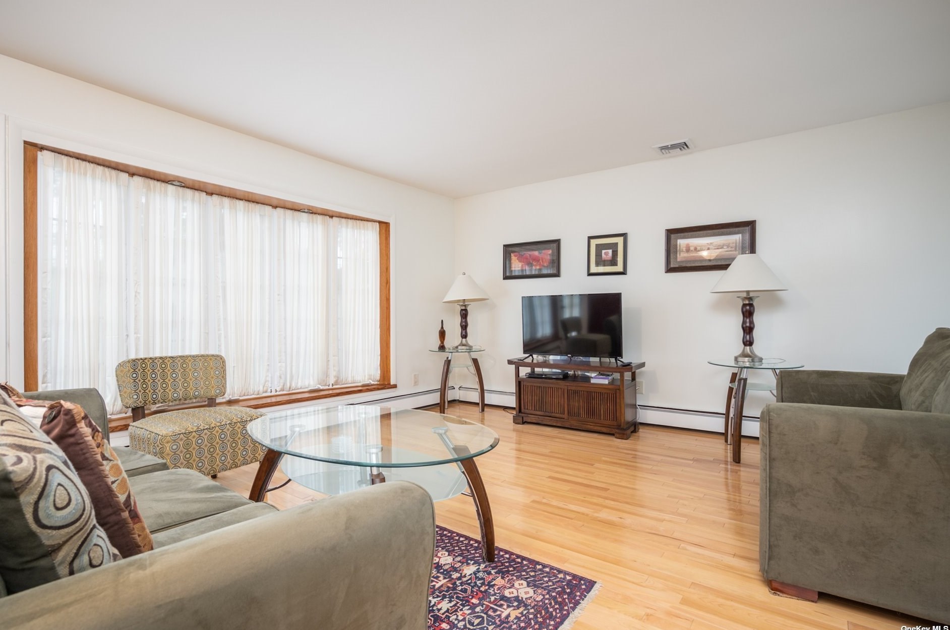 121 Newbridge Rd, Hempstead, NY 11554-2130