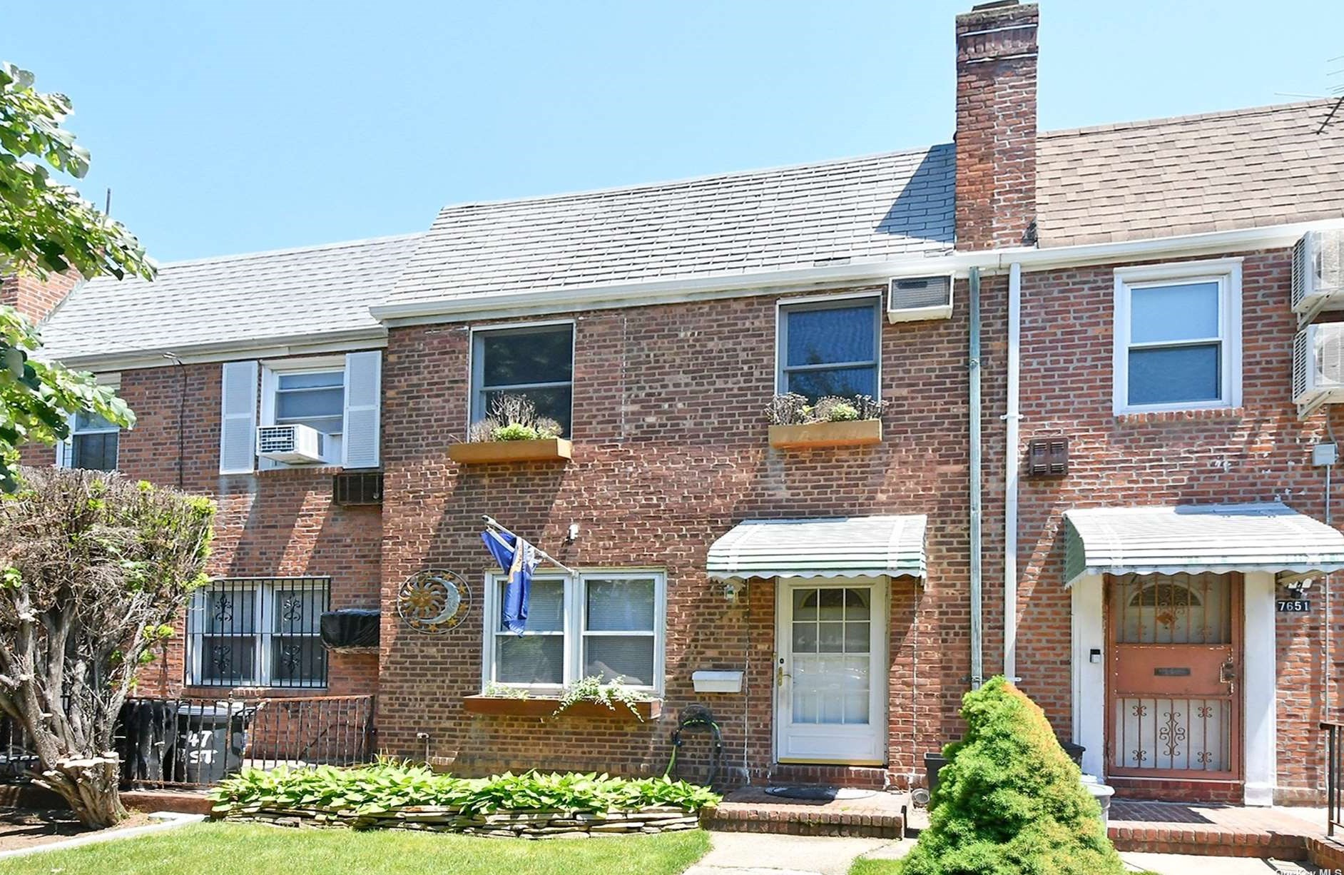 76-49 167th St, Flushing, NY 11366-1126