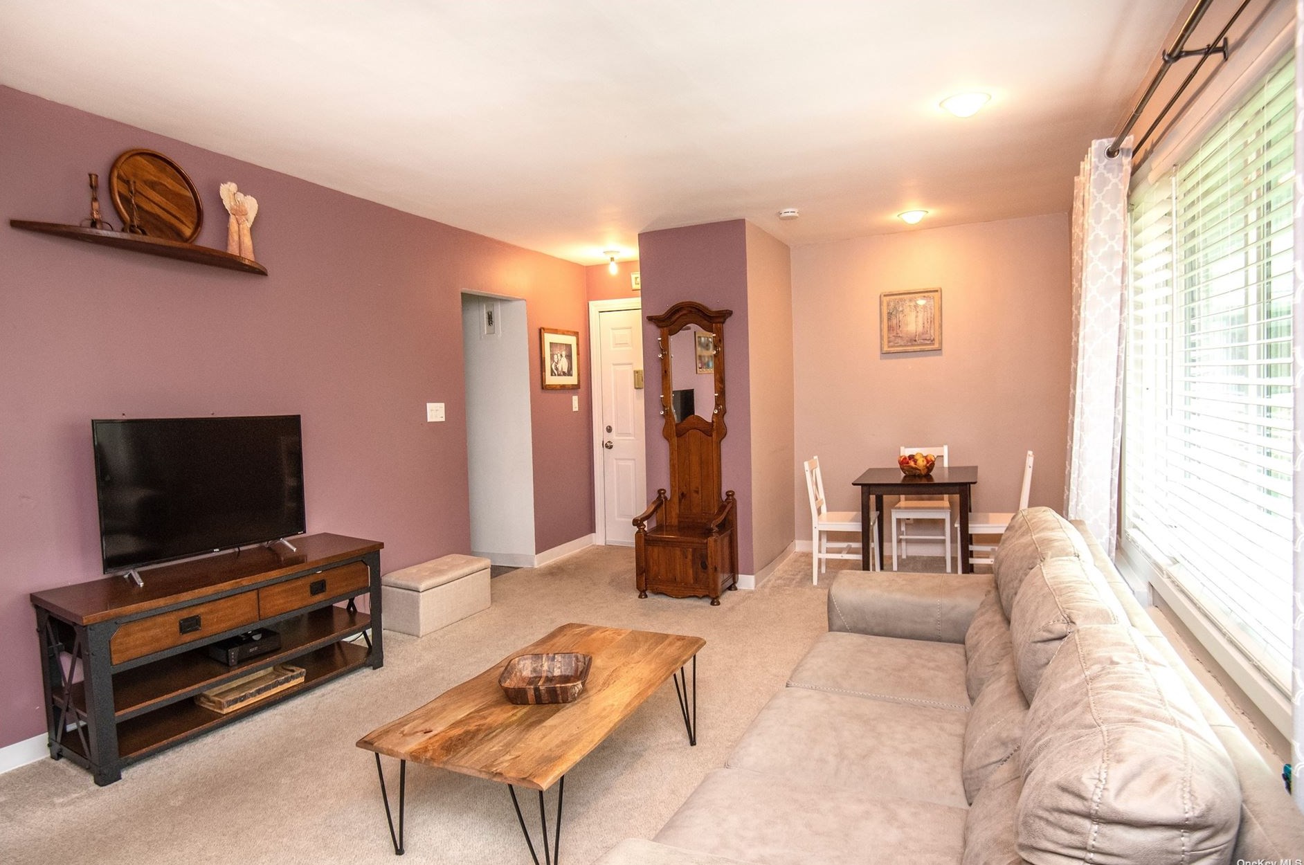 62 Edmunton Dr #b12, Babylon, NY 11703