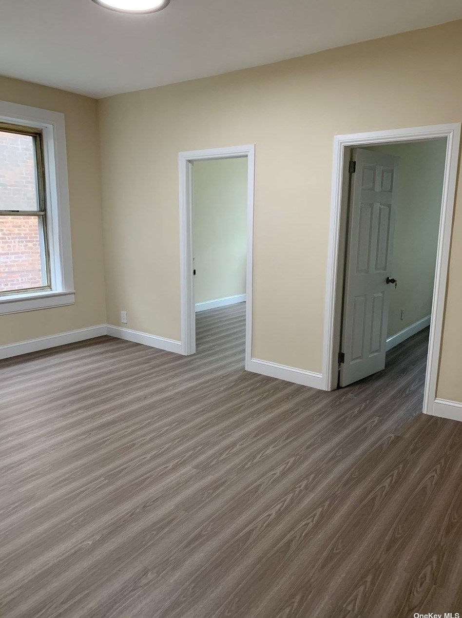 29-31 200th St #1r, Flushing, NY 11360