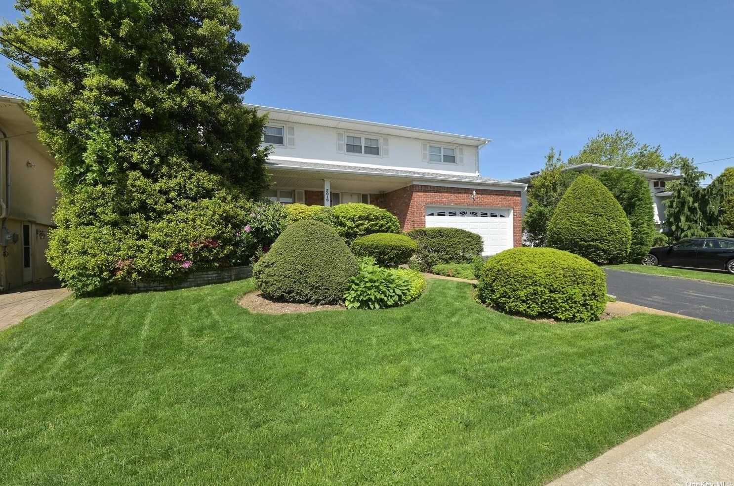 3016 Shore Dr, North Merrick, NY 11566-5228