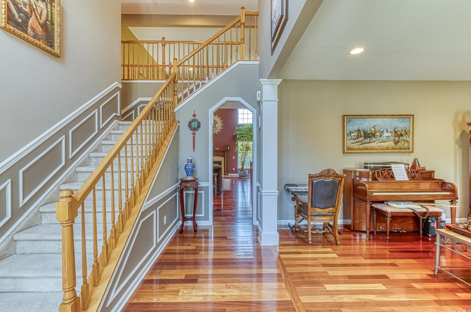 8 Avolet Ct, Mount Sinai, NY 11766