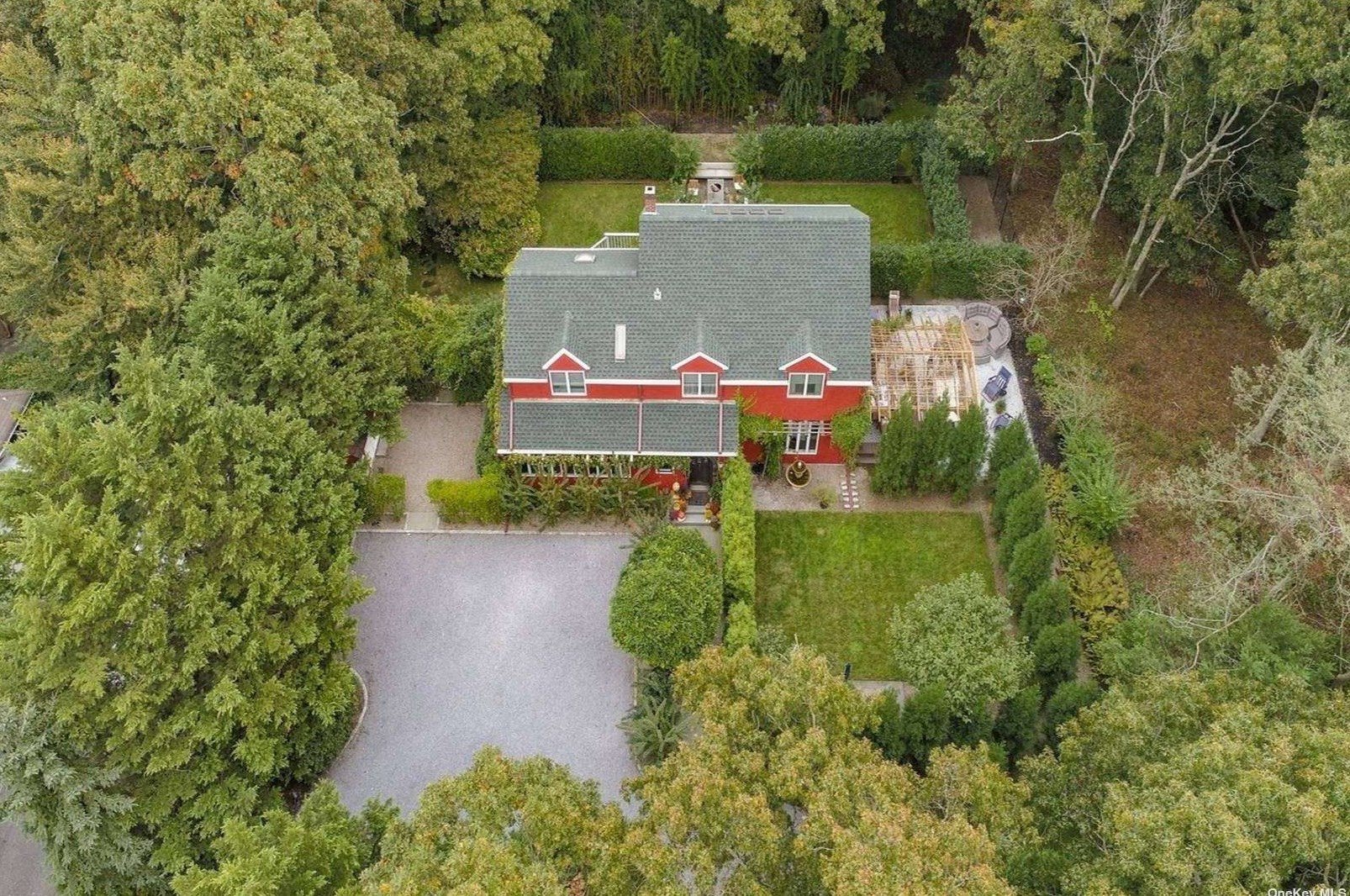 100 Sandy Hollow Rd, South Hampton, NY 11968-5413