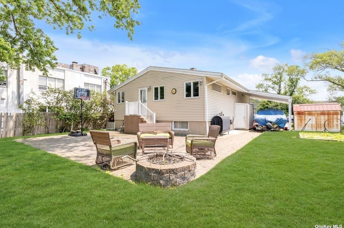 2564 Centre Ave, North Bellmore, NY 11710