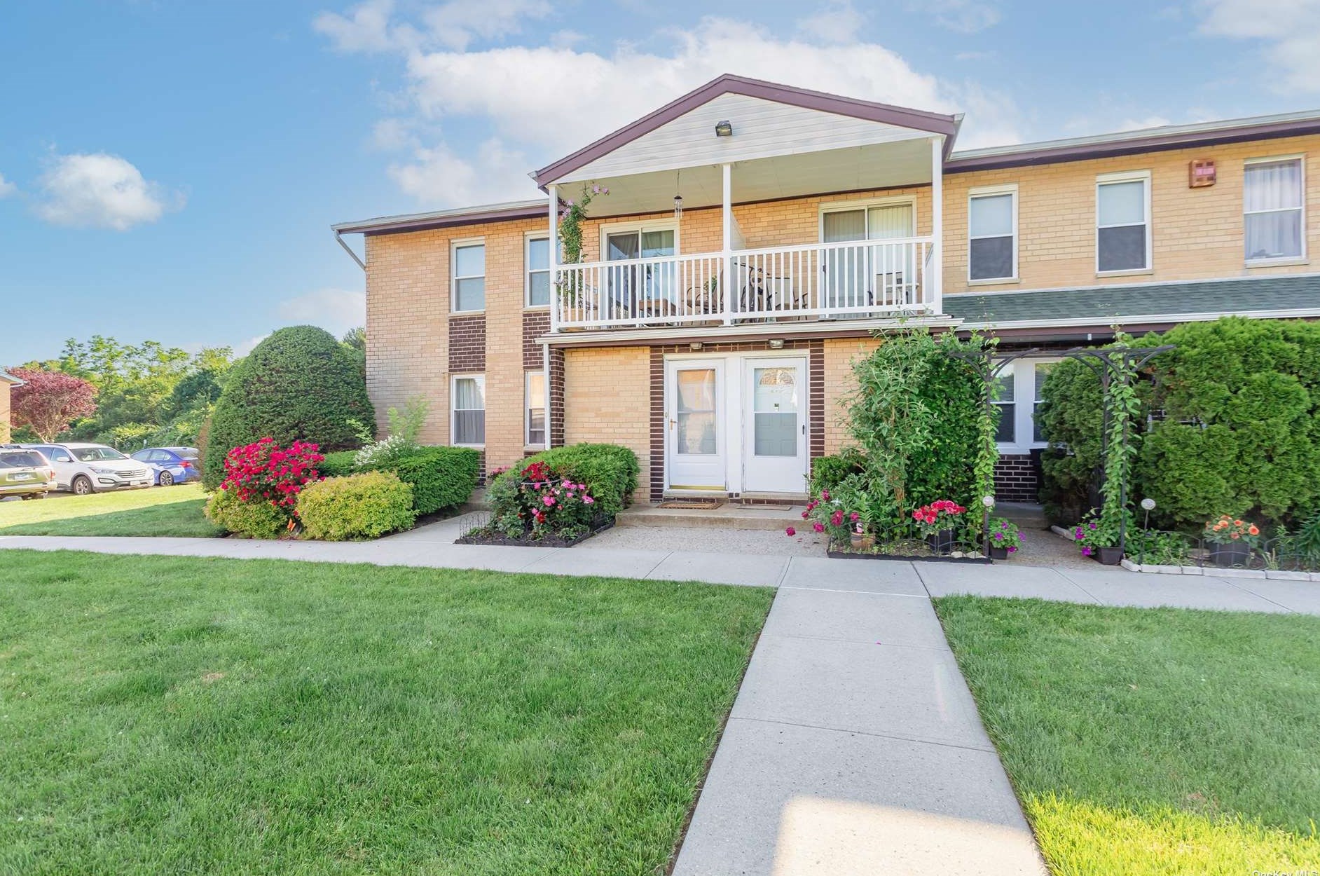274 Artist Lake Dr #274, Middle Island, NY 11953