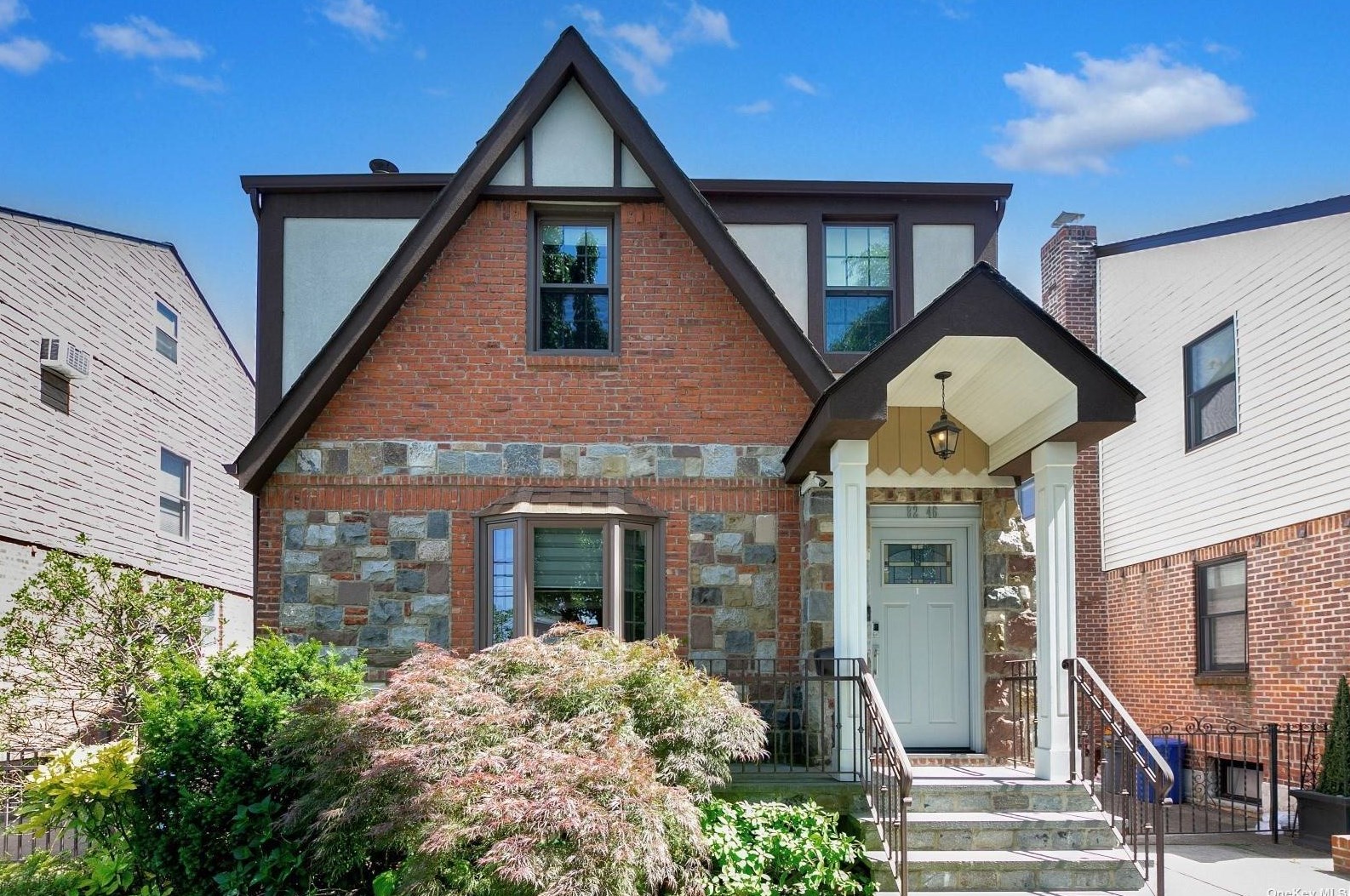 82-46 61st Dr, Flushing, NY 11379-1112