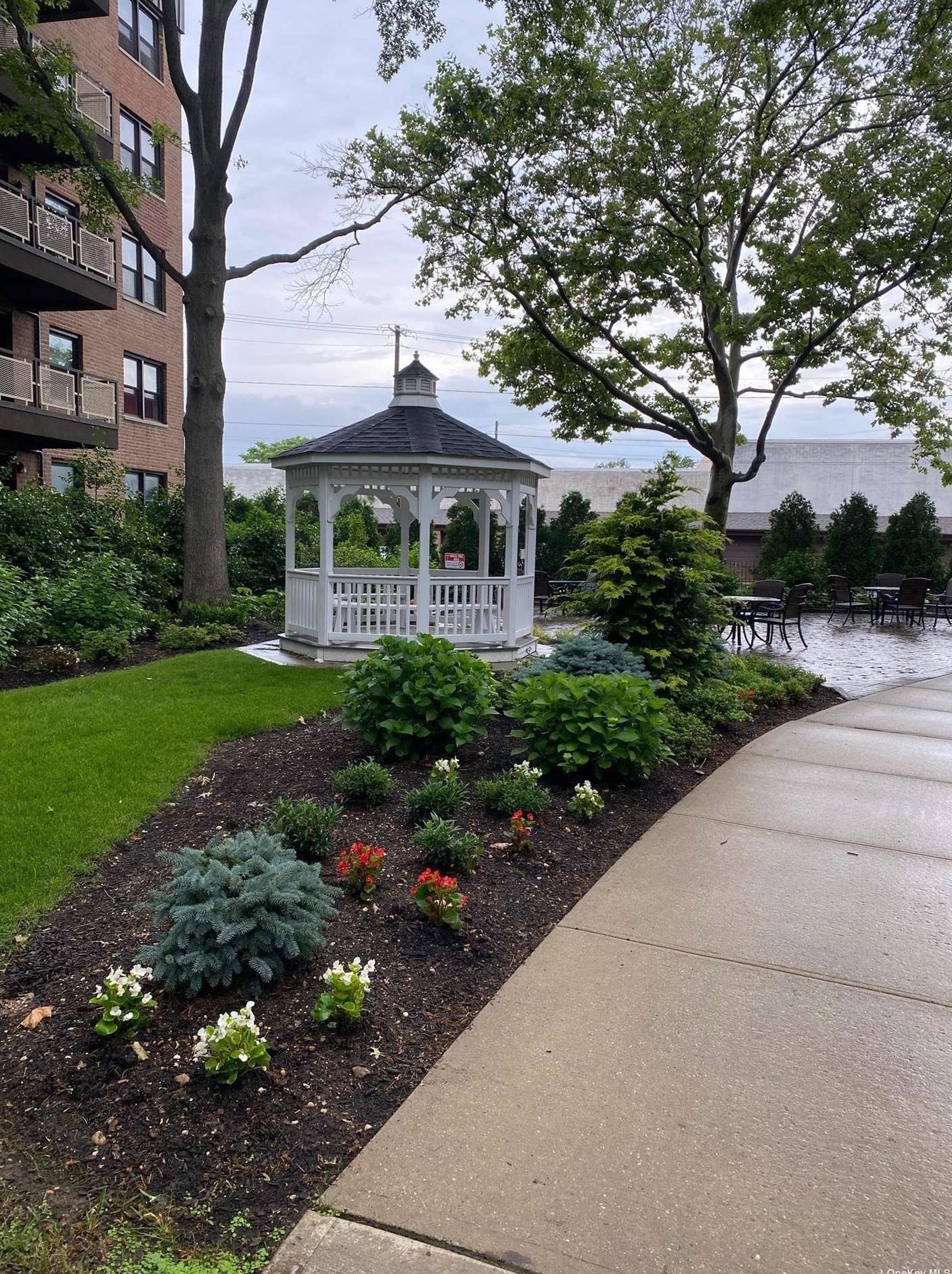 6 Birchwood Ct #3a, Garden City, NY 11501