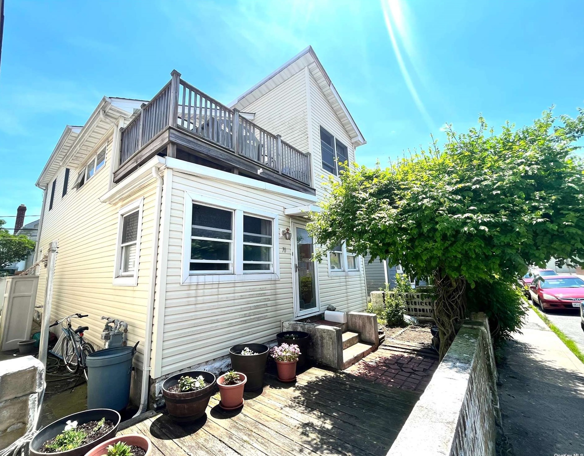 70 Michigan St, East Atlantic Beach, NY 11561