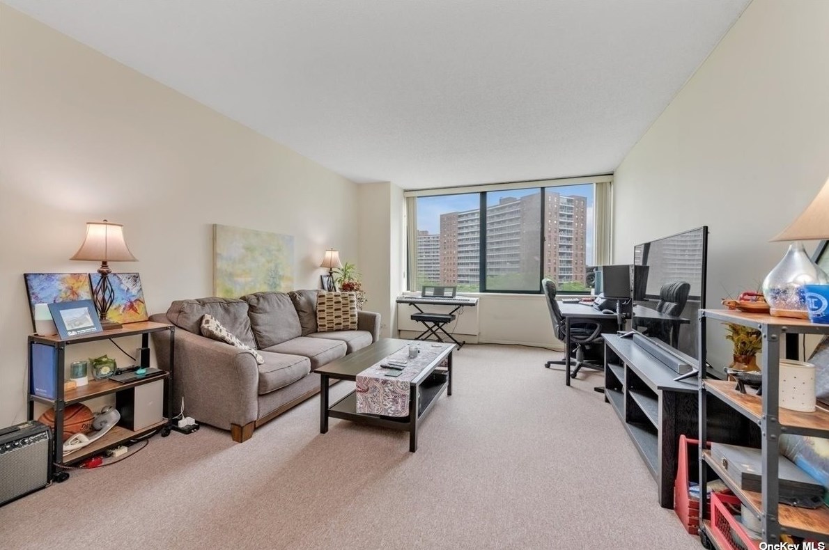 62-54 97th Pl #6n, Flushing, NY 11374
