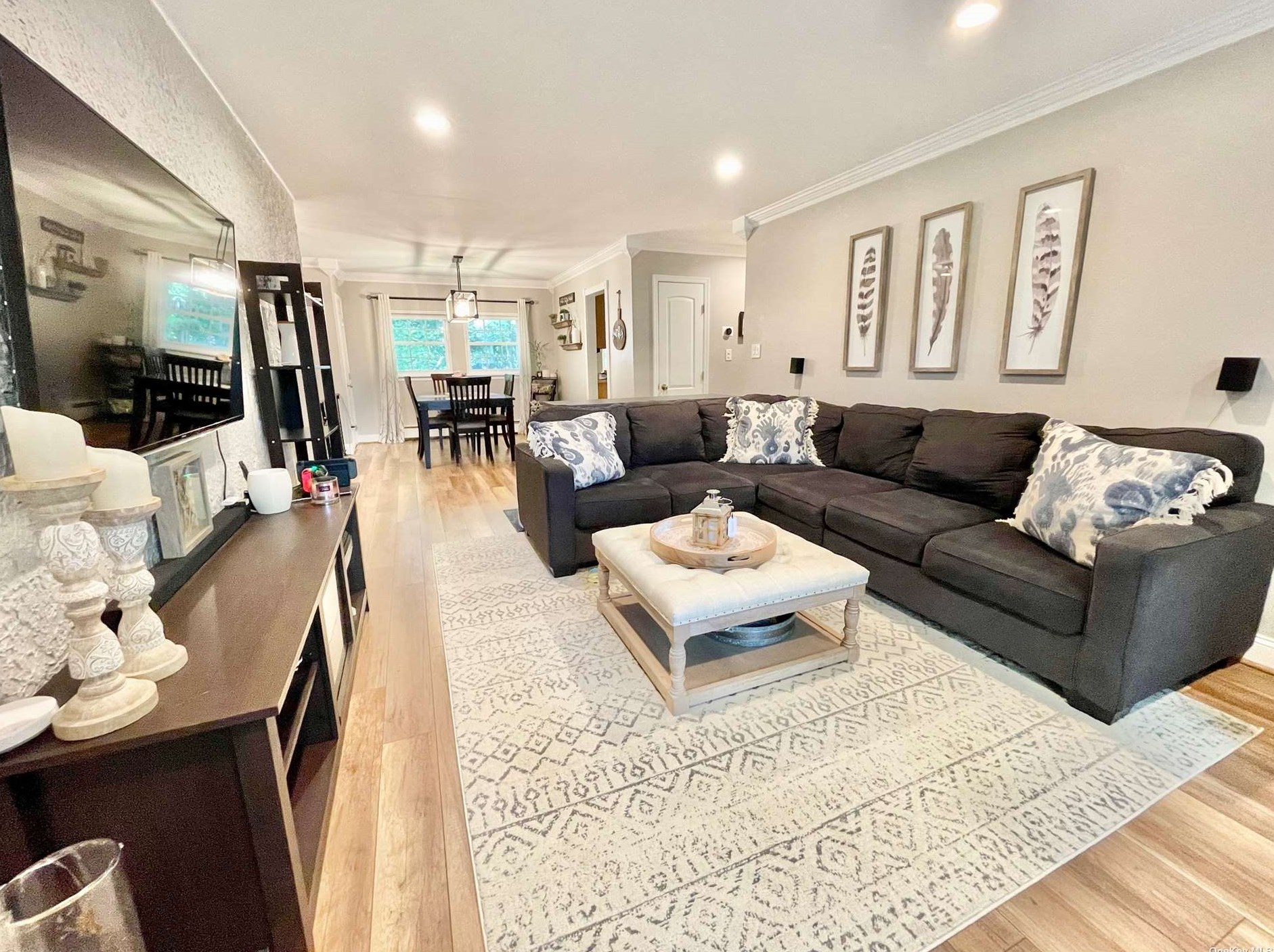 713 Towne House #713, Hauppauge, NY 11749