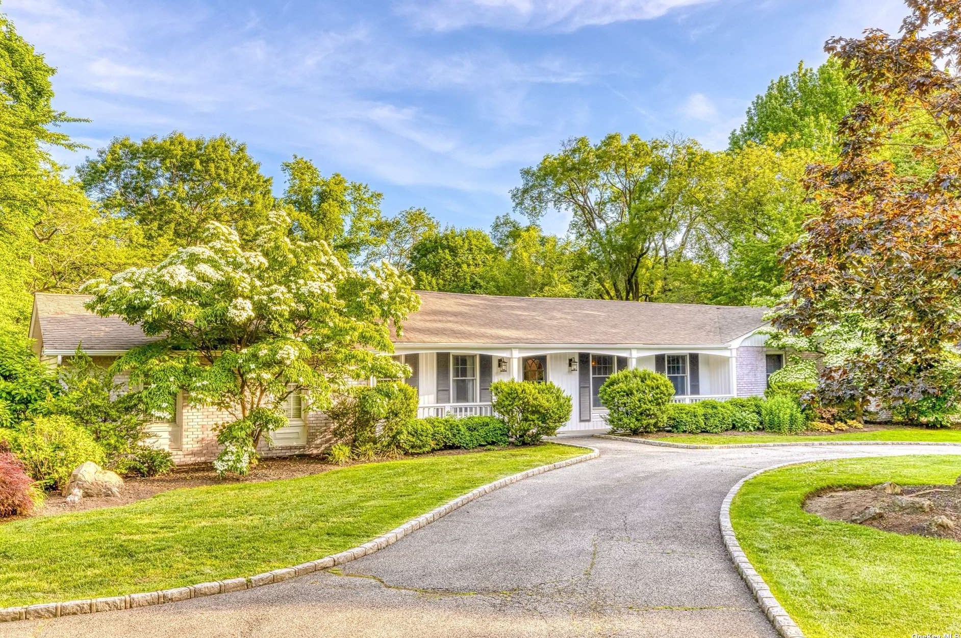 21 Hastings Dr, Northport, NY 11768