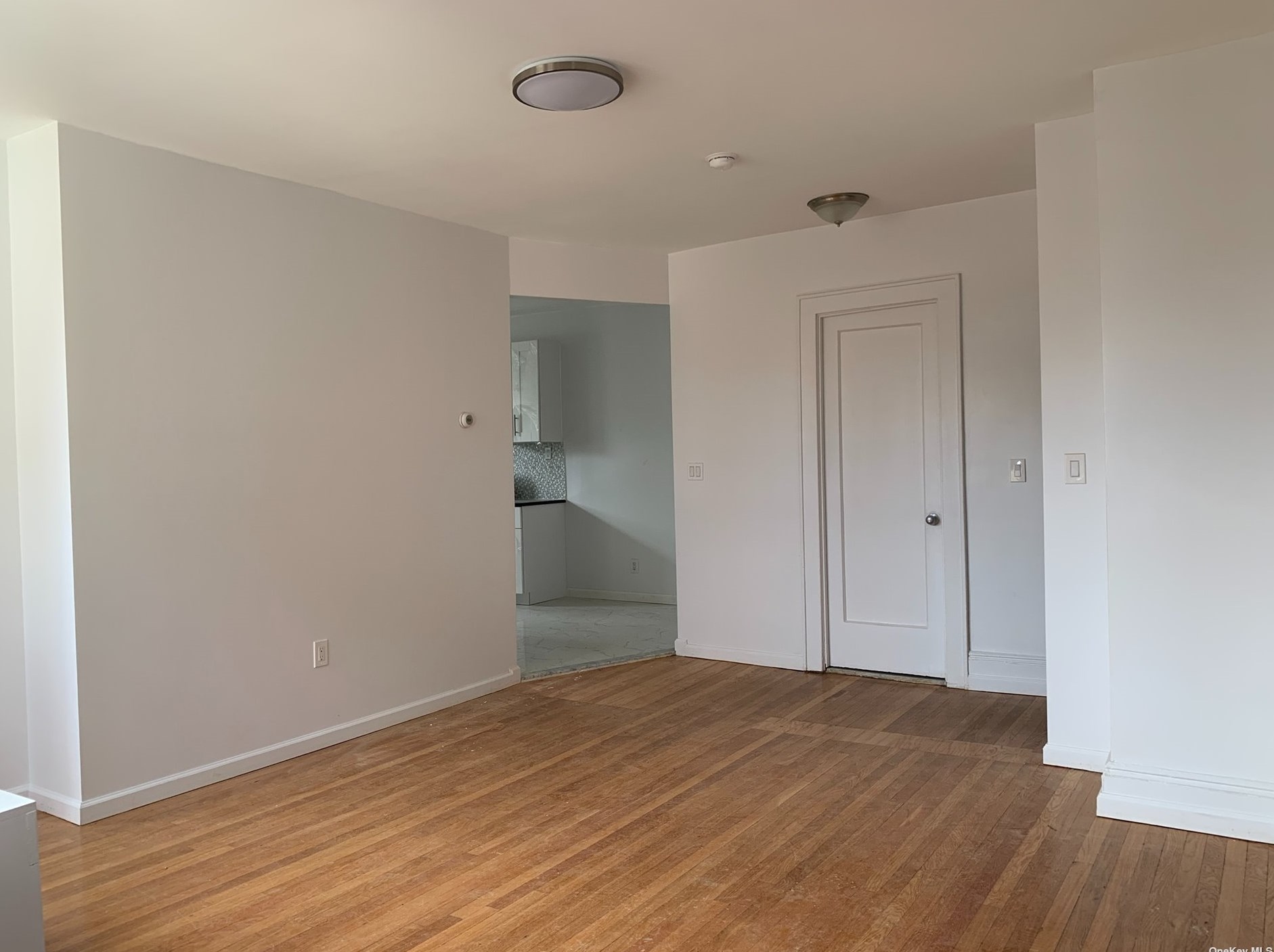 39-14 214th Pl #2fl, Flushing, NY 11361