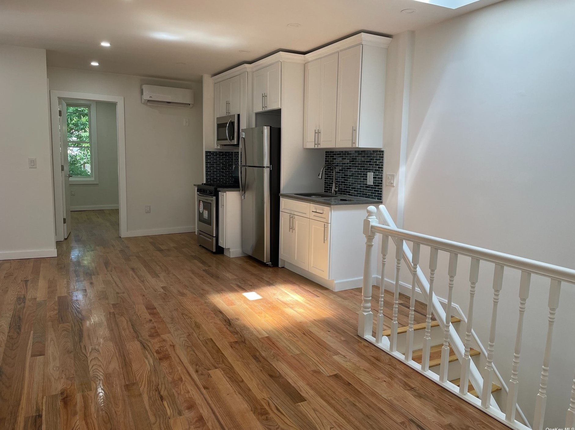 631 Cleveland St, Brooklyn, NY 11208