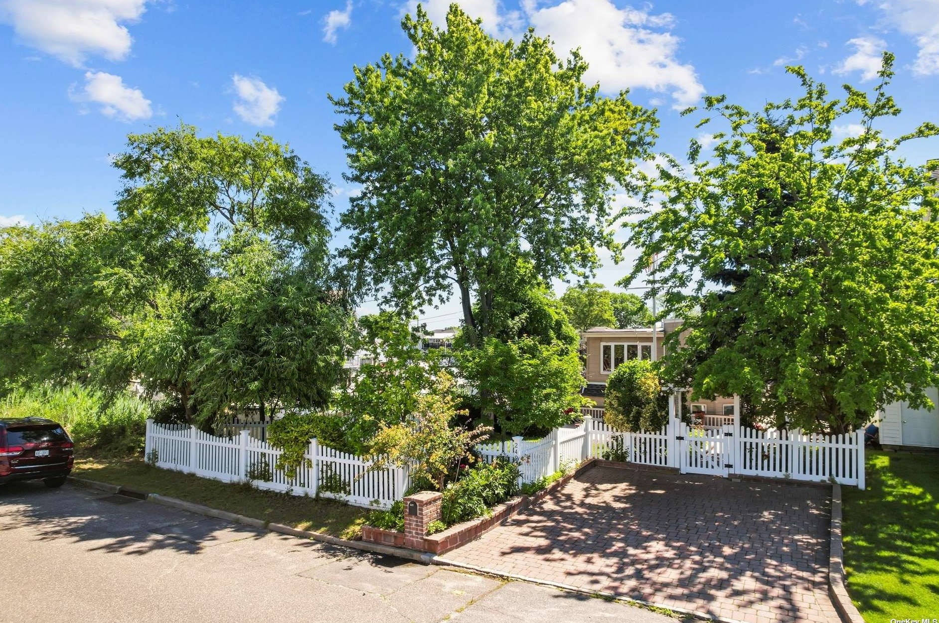 2497 Riverside Ave, Seaford, NY 11783