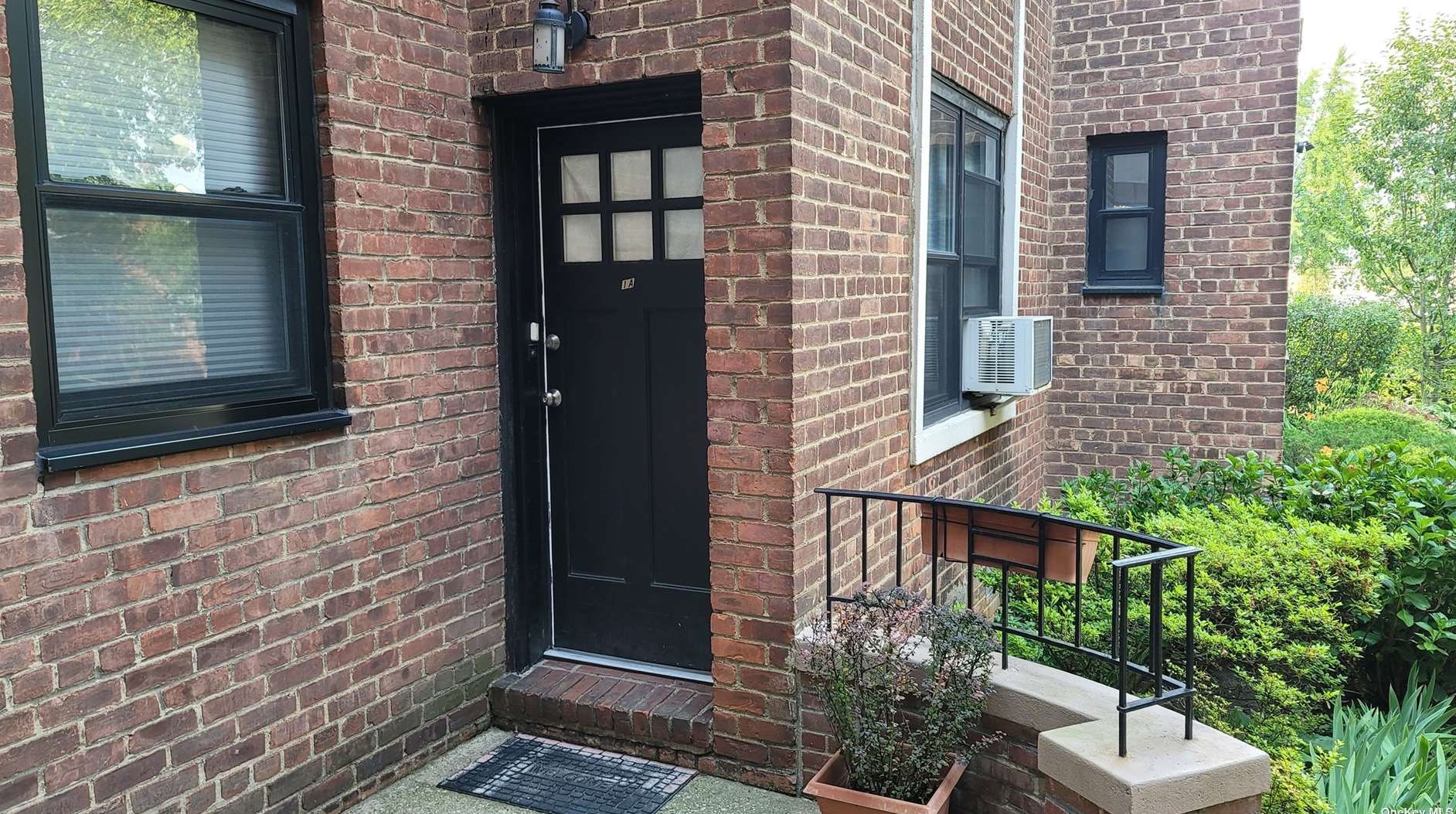 22-10 80th St #1a, Flushing, NY 11370