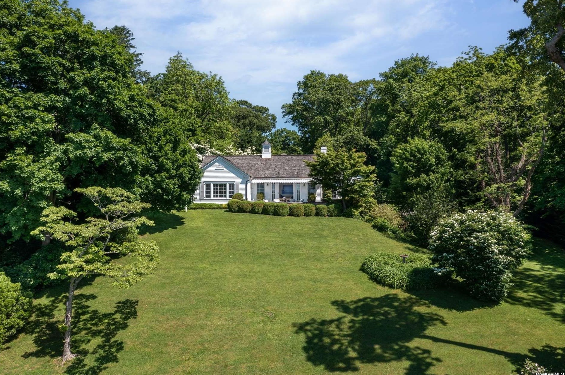 514 Centre Island Rd, Muttontown, NY 11771