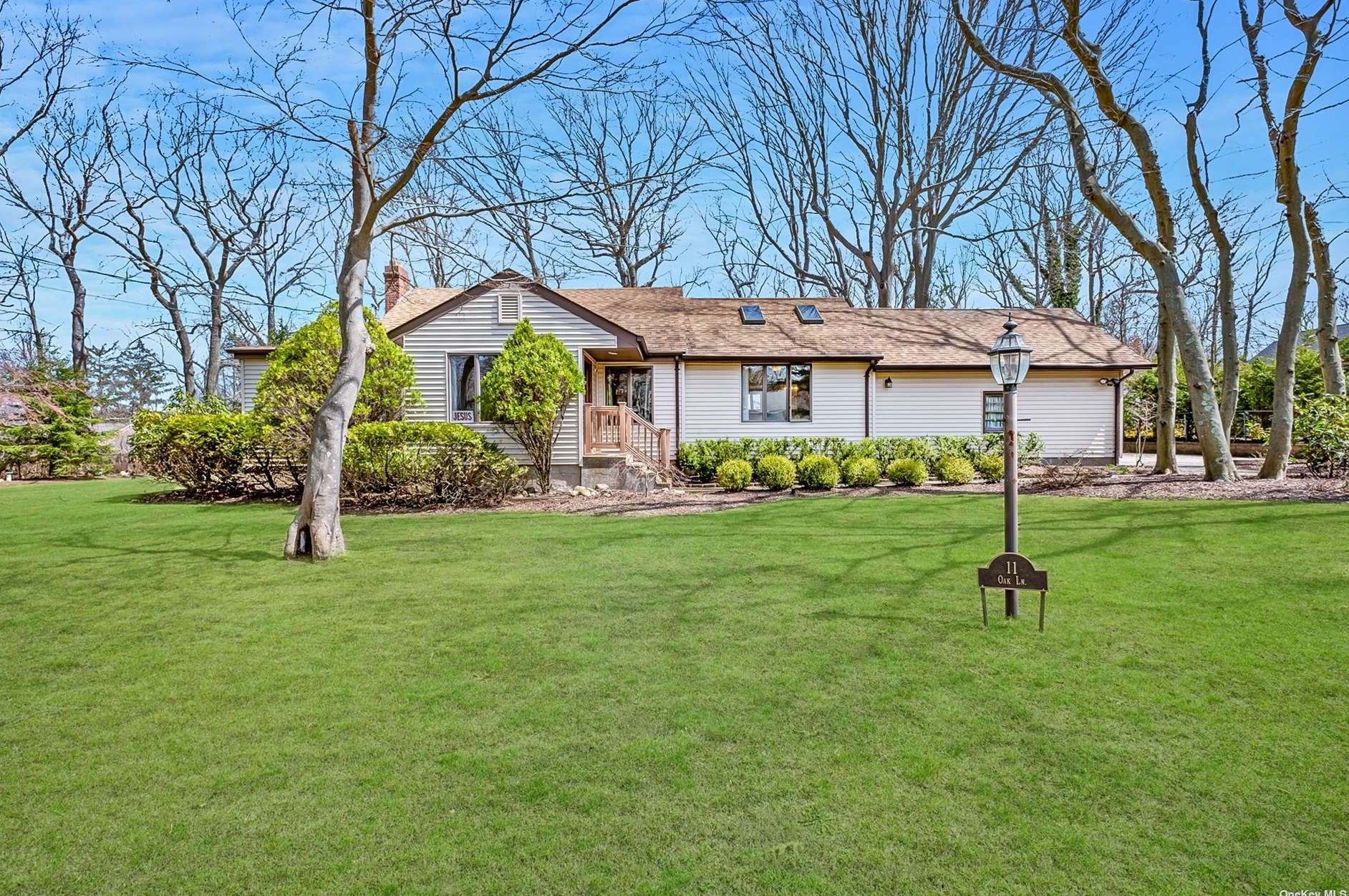 11 Oak Ln, Northport, NY 11768