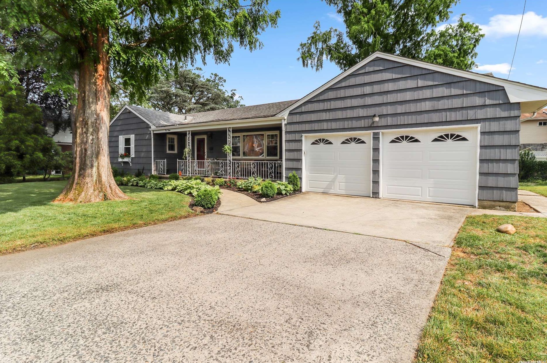 1012 Barth Dr, North Baldwin, NY 11510