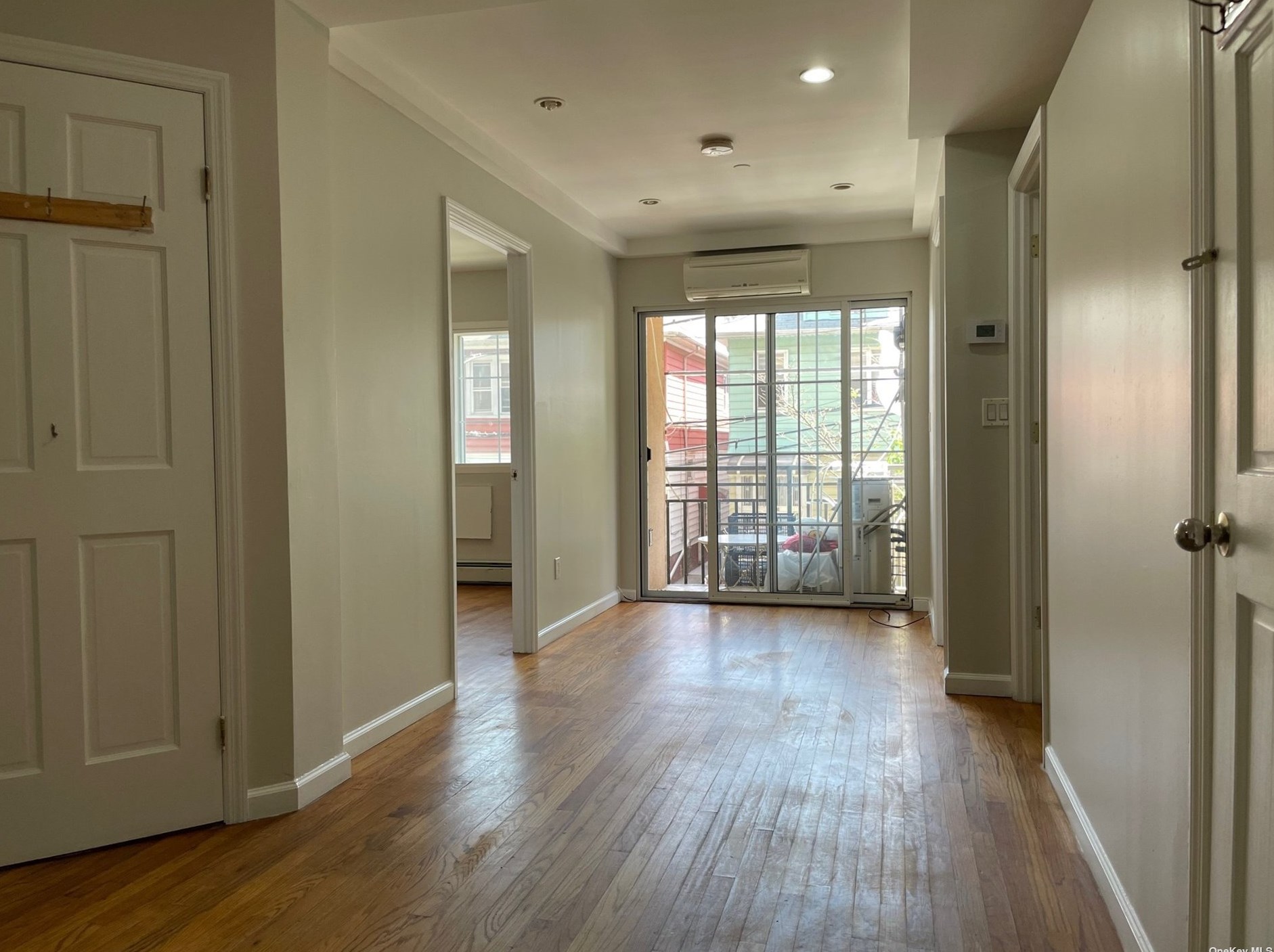 43,18 Robinson St #2, Flushing, NY 11355