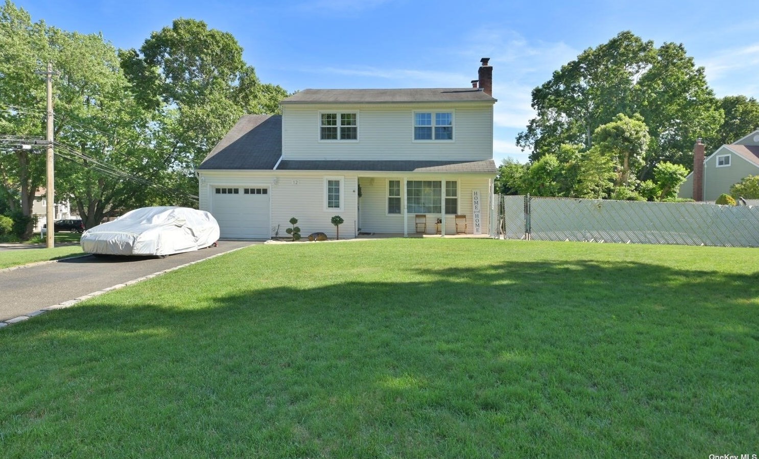 12 Cindy St, Smithtown, NY 11787-3119