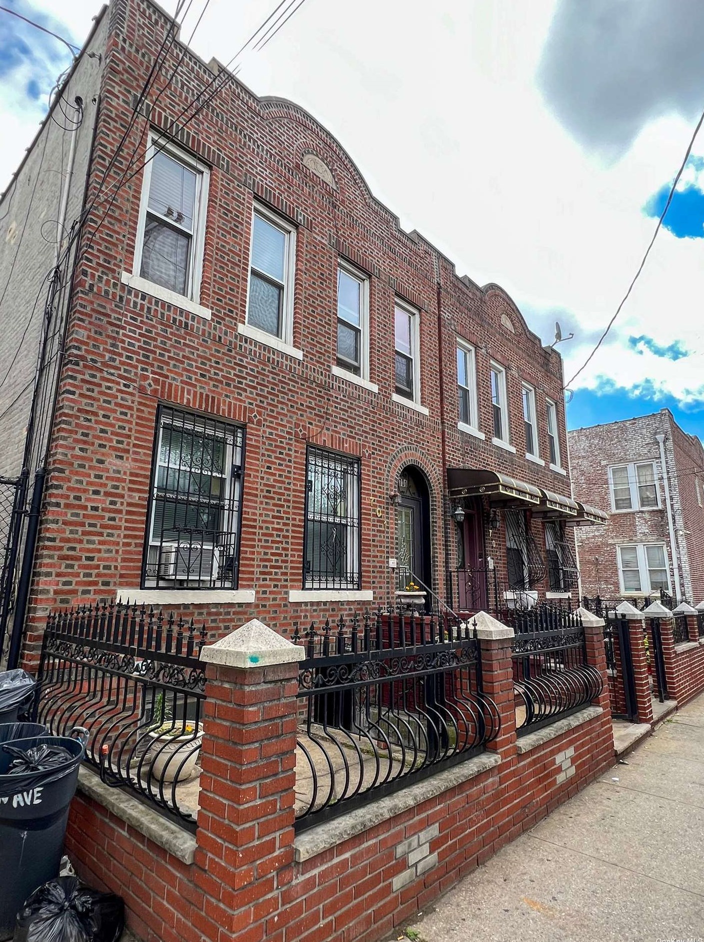 701 Pennsylvania Ave, Brooklyn, NY 11207-6906