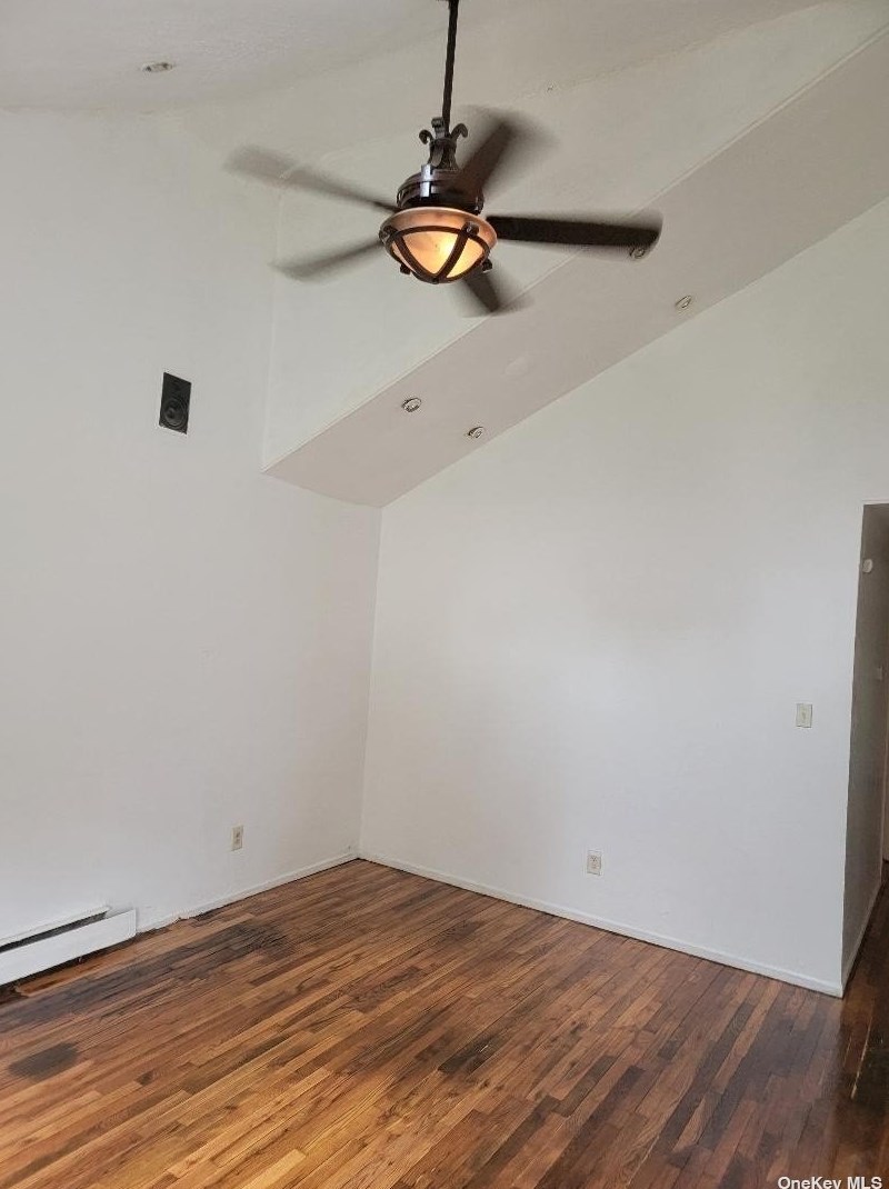 14 N 11th St, Wheatley Heights, NY 11798