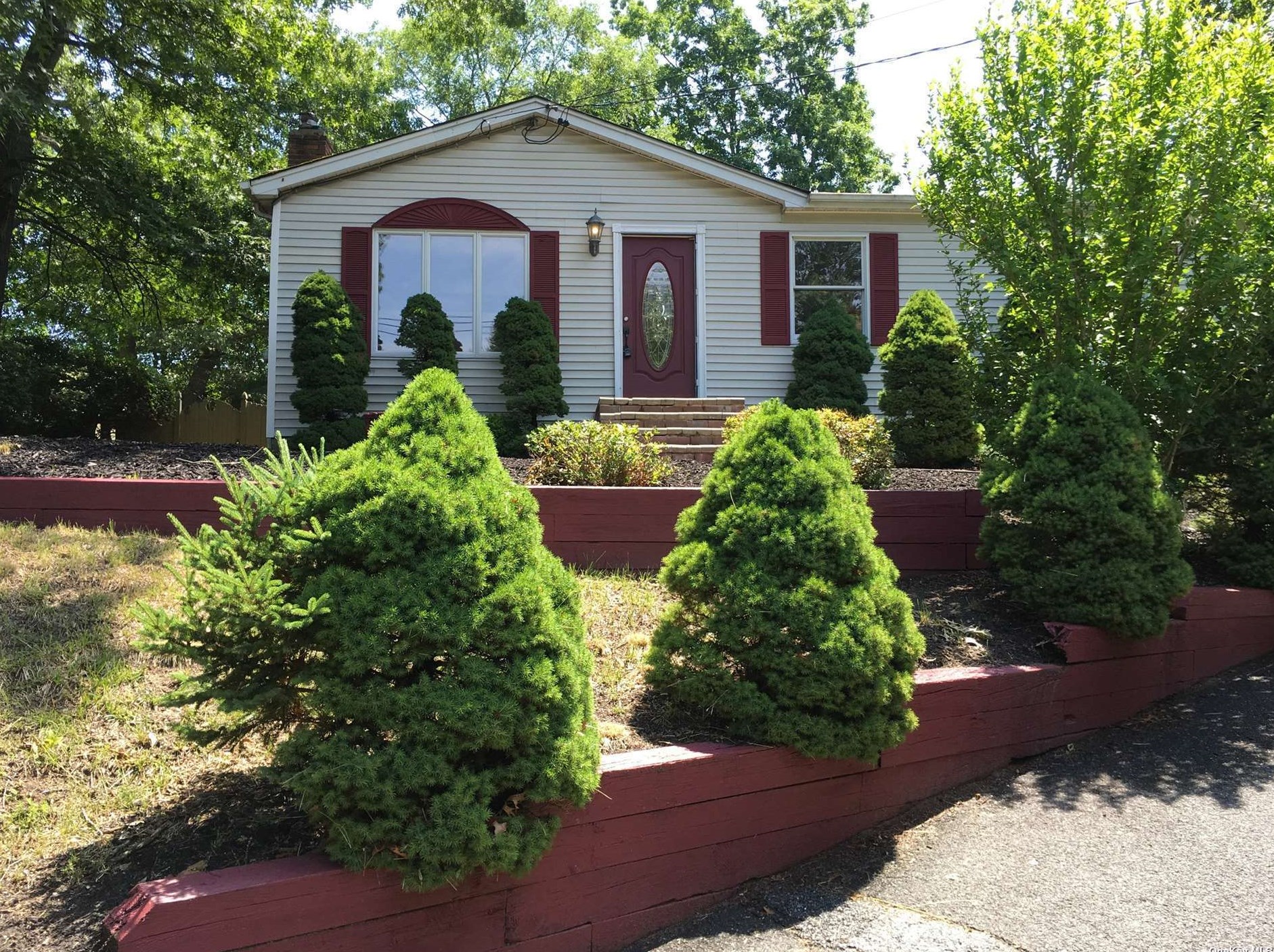 83 Sound Beach Blvd, Scotts Beach, NY 11789