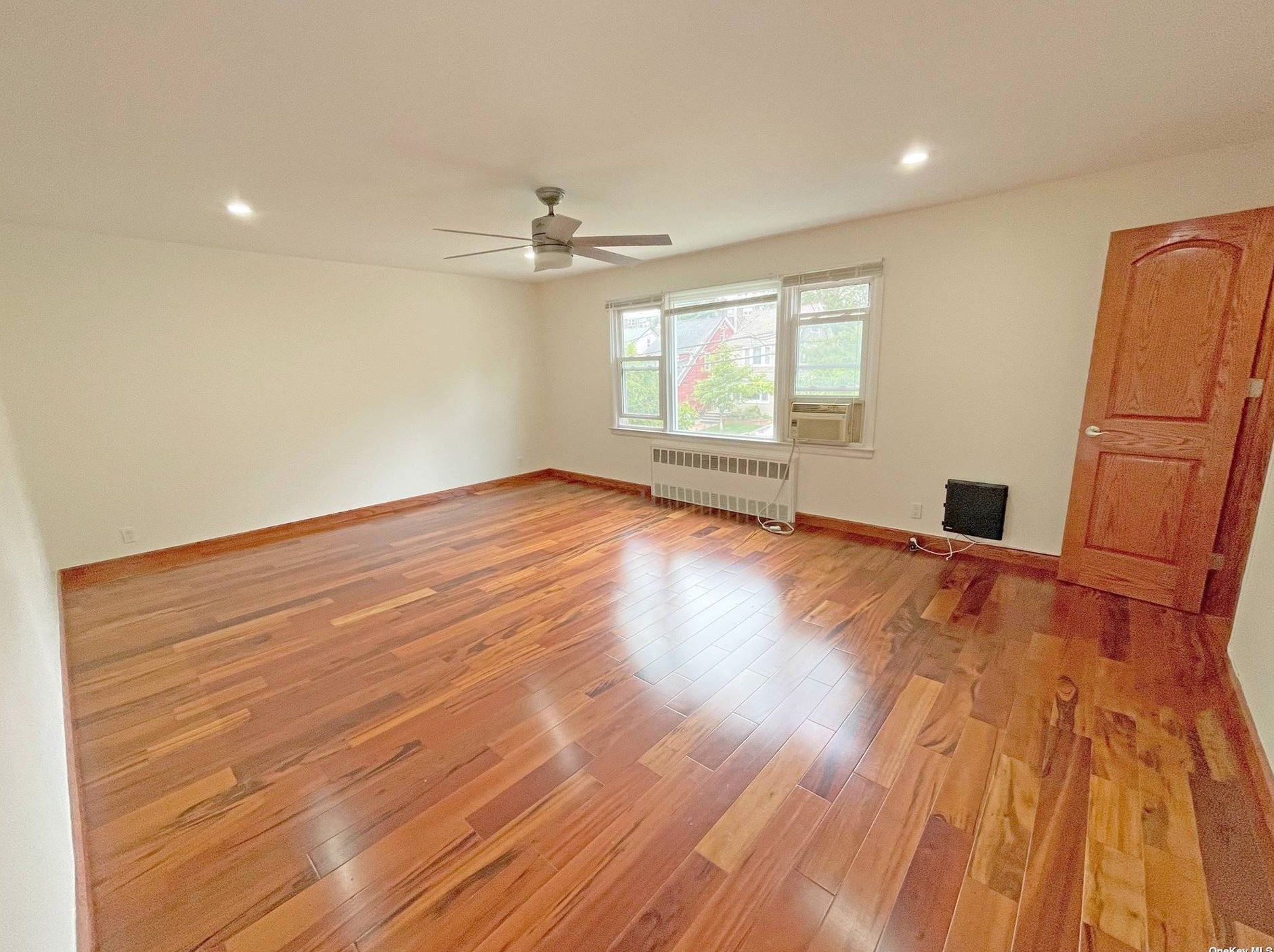 42-12 249th St #2, Flushing, NY 11363
