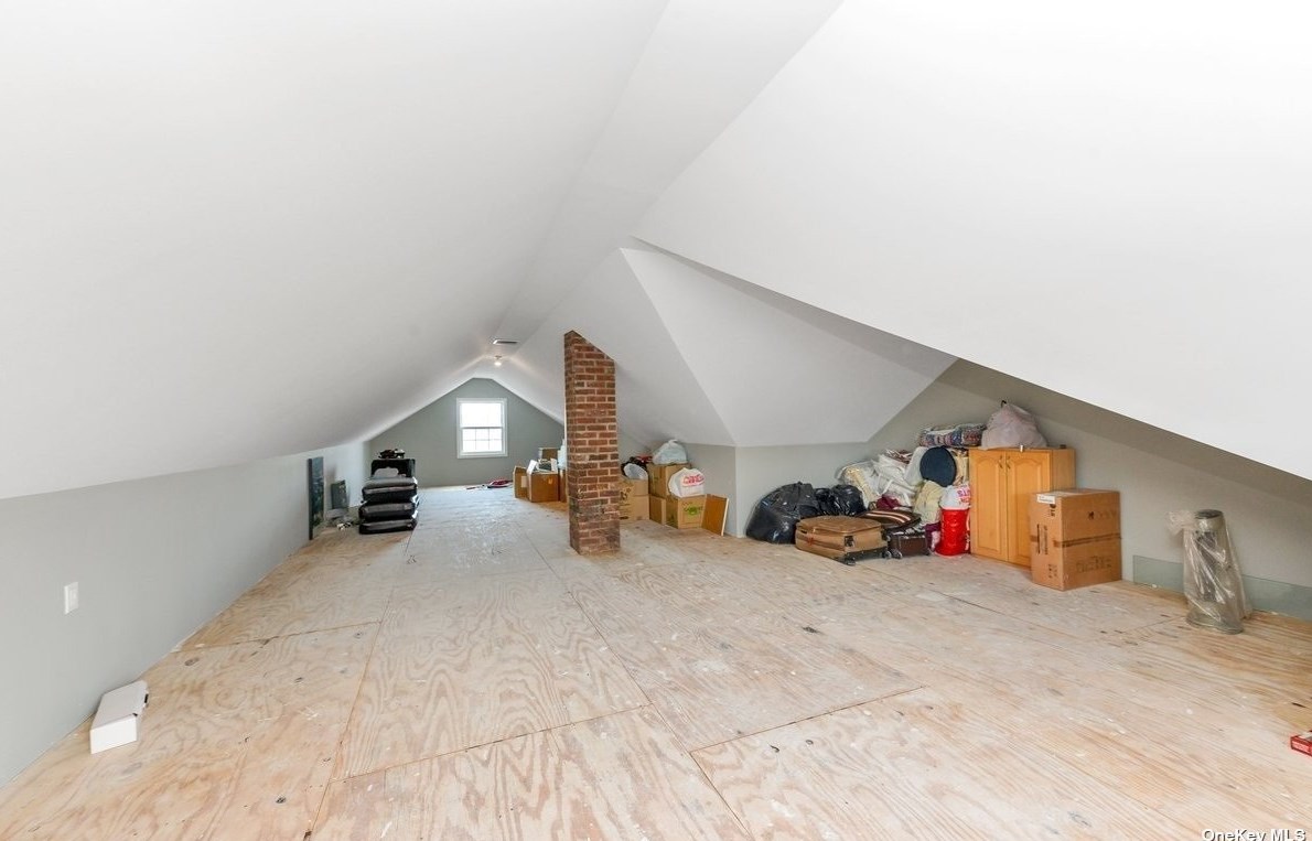 39 Valley Rd, Plainedge NY  11756-2906 exterior