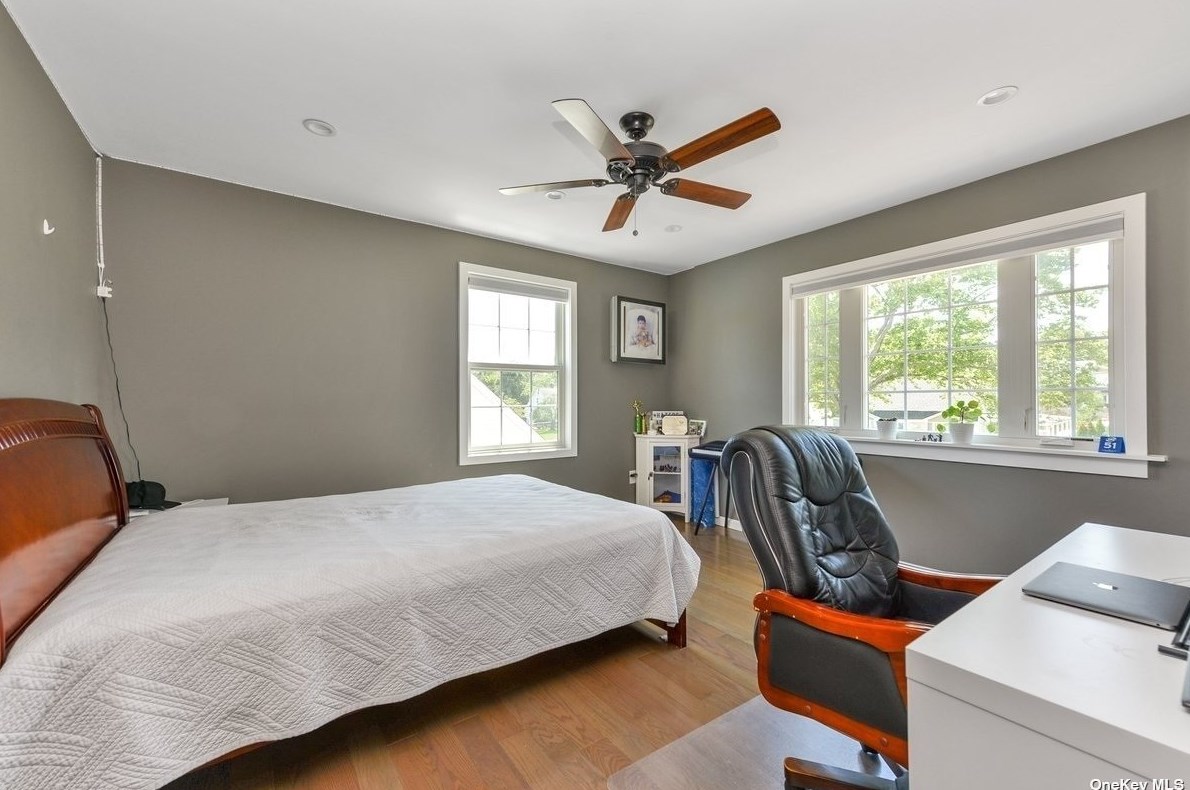 39 Valley Rd, Plainedge NY  11756-2906 exterior