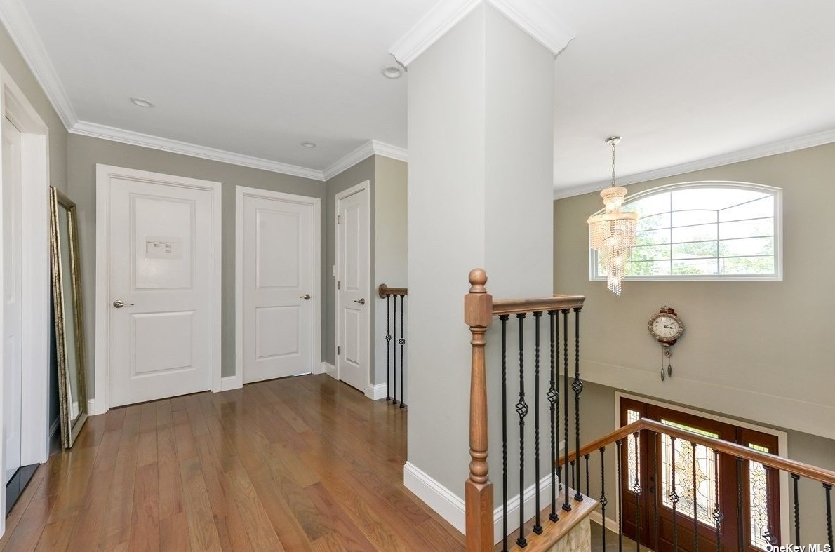 39 Valley Rd, Plainedge NY  11756-2906 exterior