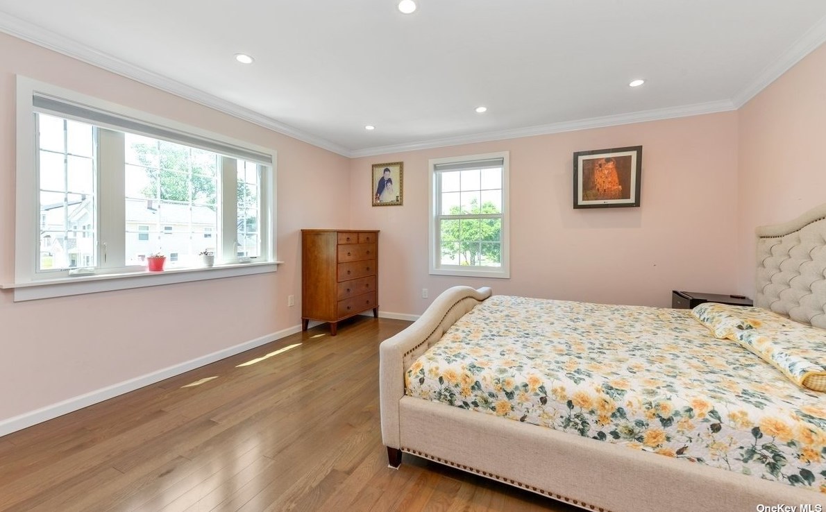 39 Valley Rd, Plainedge NY  11756-2906 exterior