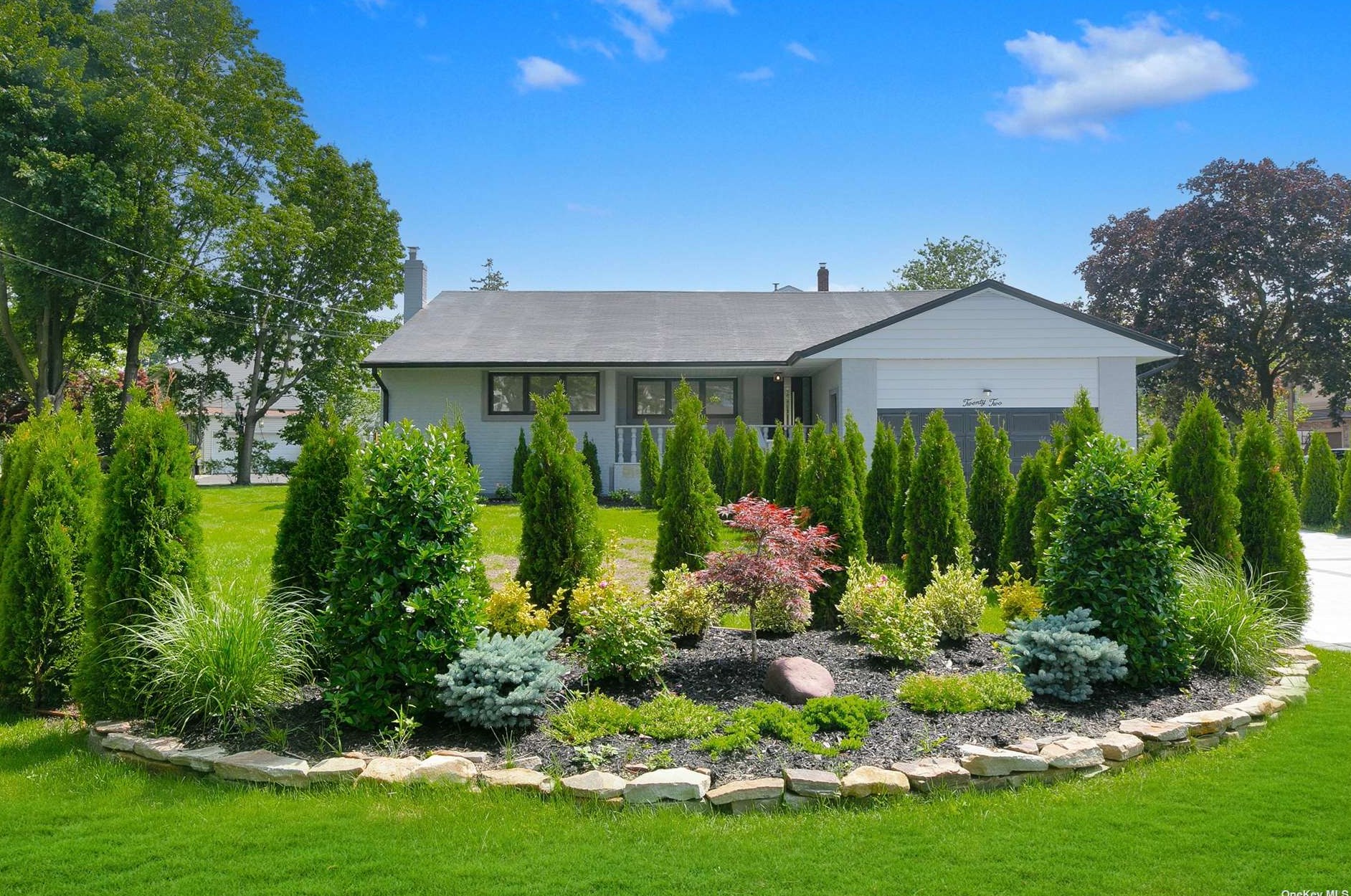 22 Andover Ln, Woodsburgh, NY 11598