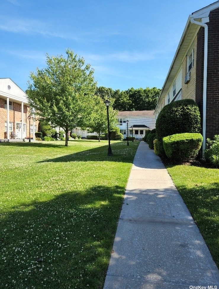 4811 Wilshire #upper, Oakdale, NY 11769