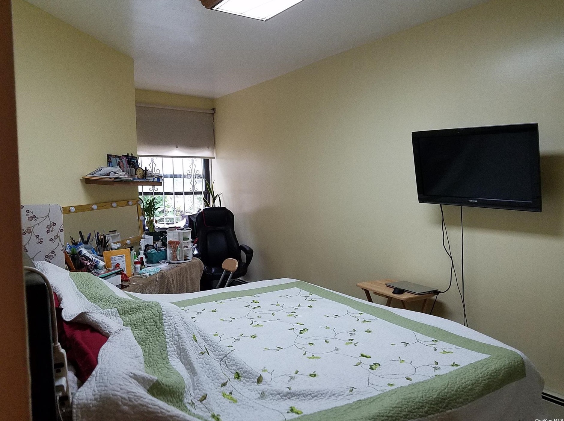 41-14 68th St #1r, Flushing, NY 11377