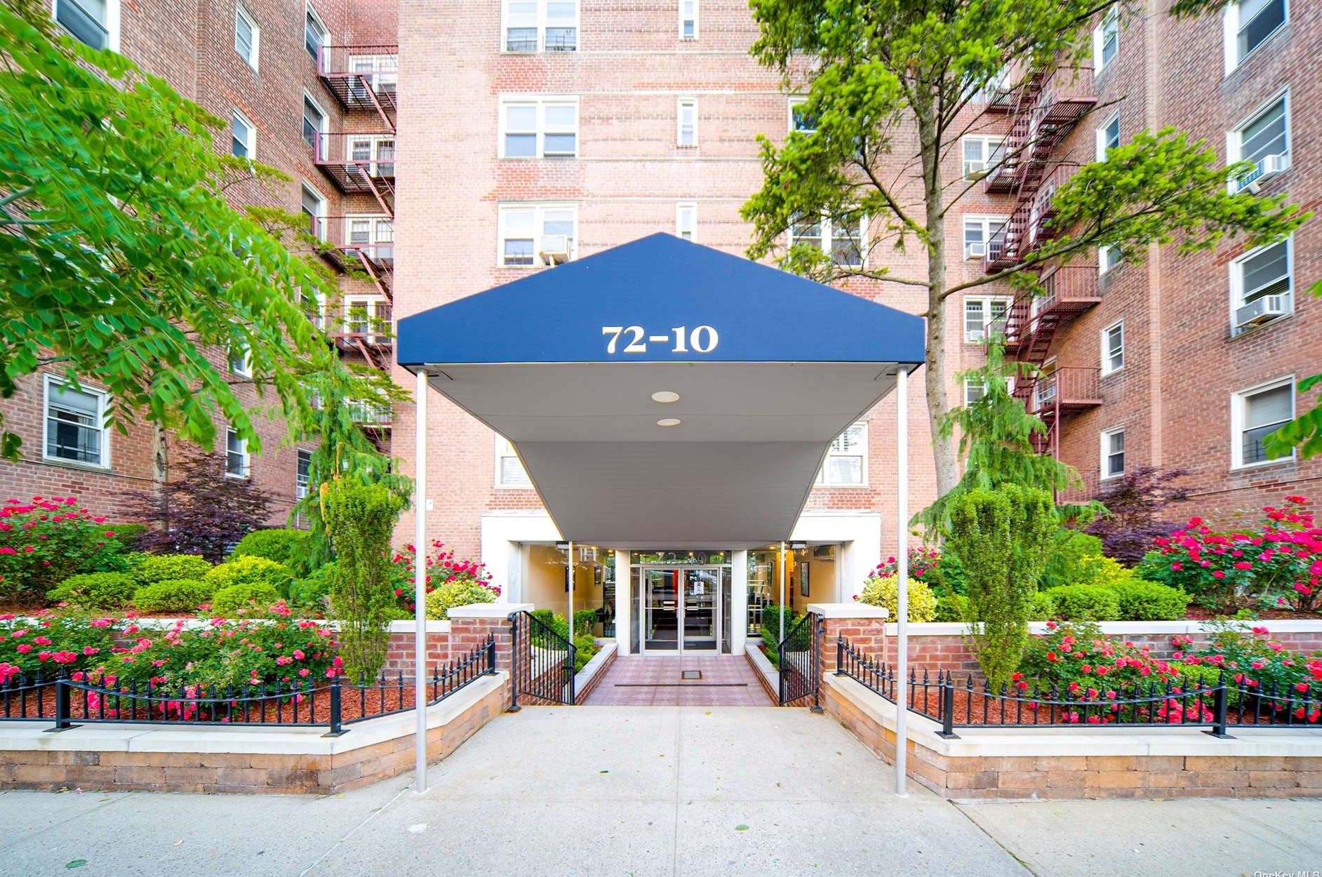 72-10 112th St, Flushing NY 11375-1436 exterior