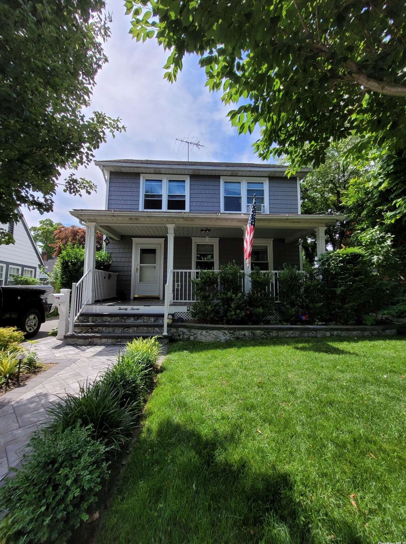 27 Coles St, Glen Cove, NY 11542-2308