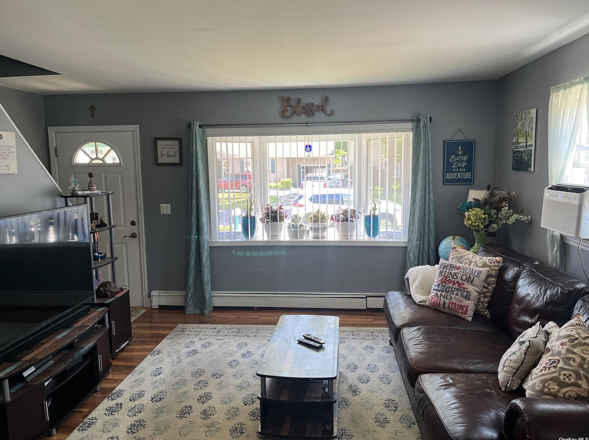 30 Heston Rd, Smith Point, NY 11967-2720