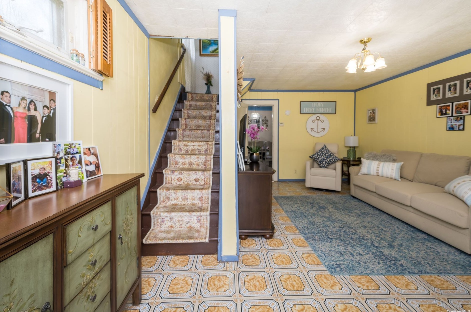 104-106 Van Nostrand Ave, Great Neck, NY 11024