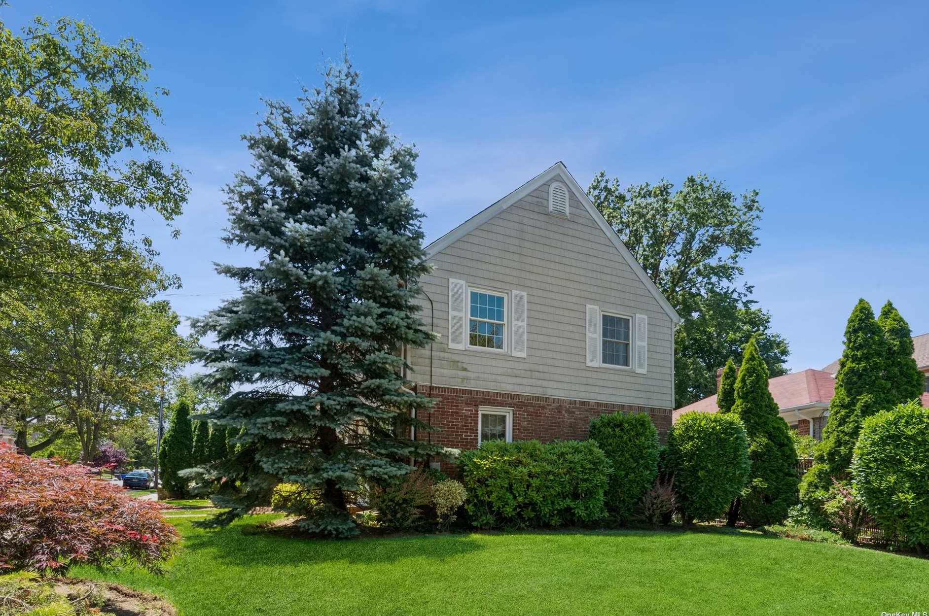 17929 Kildare Rd, Jamaica, NY 11432