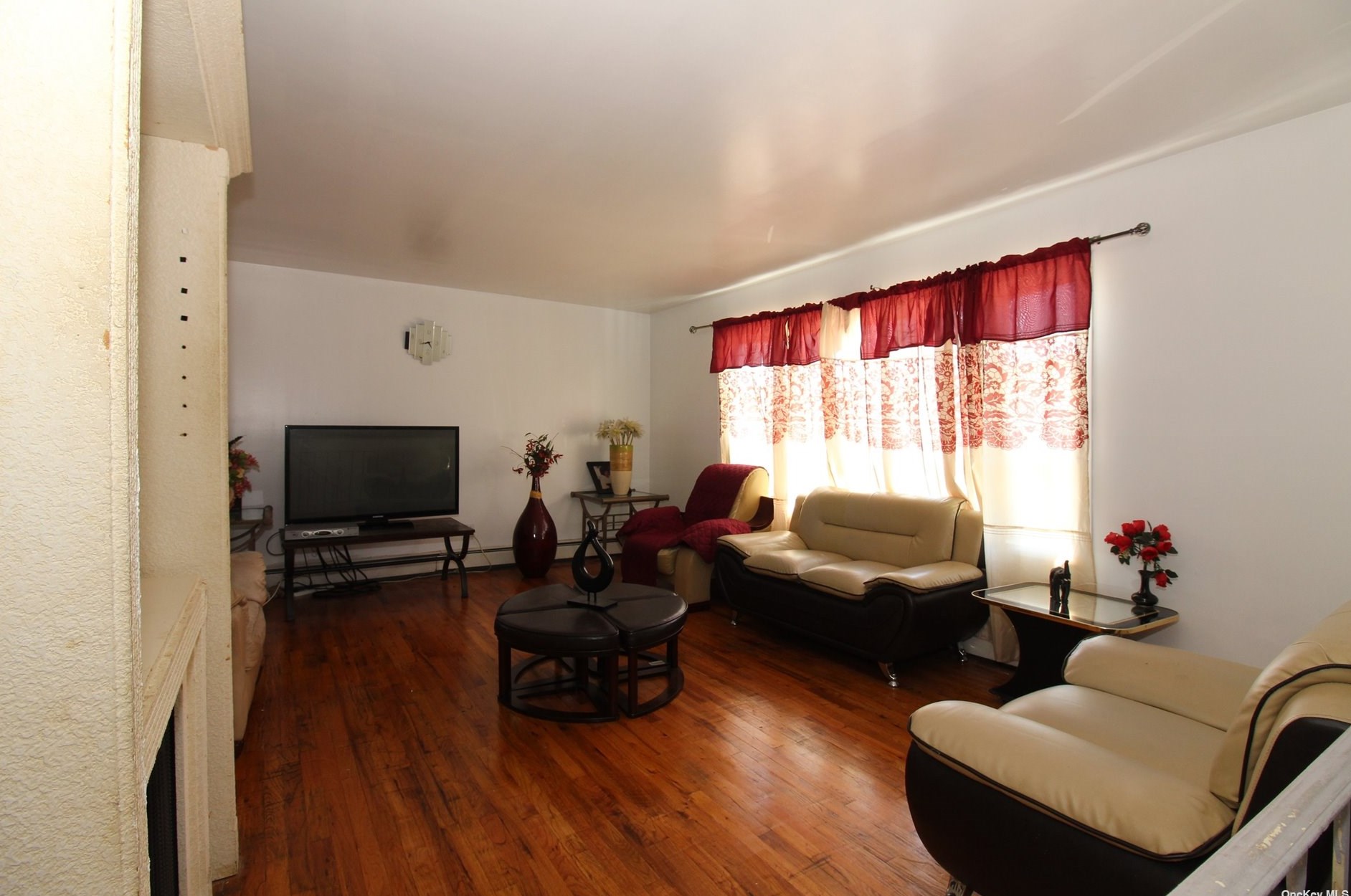 123 Frederick Ave, Floral Park, NY 11001