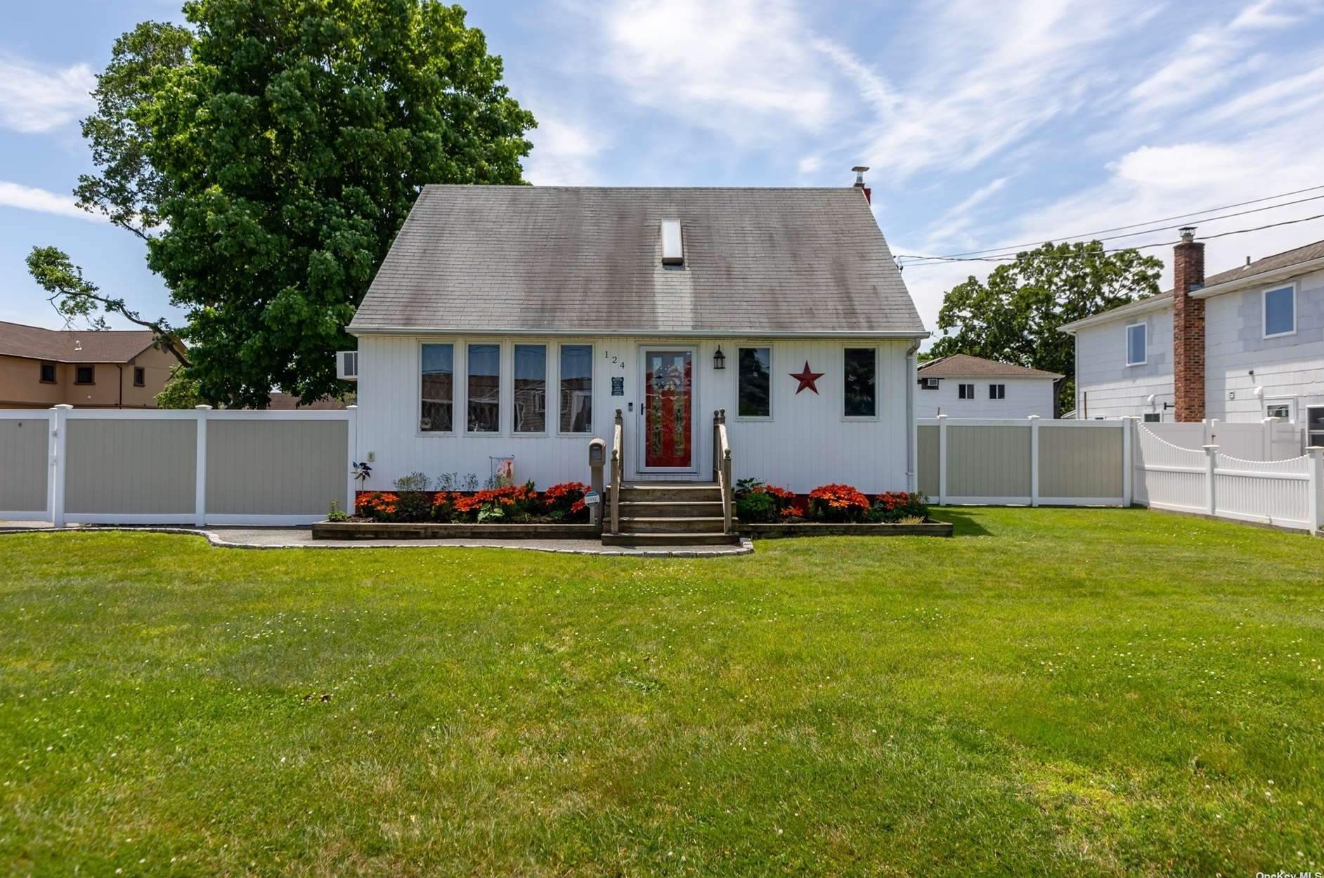 124 Irene St, North Lindenhurst, NY 11757