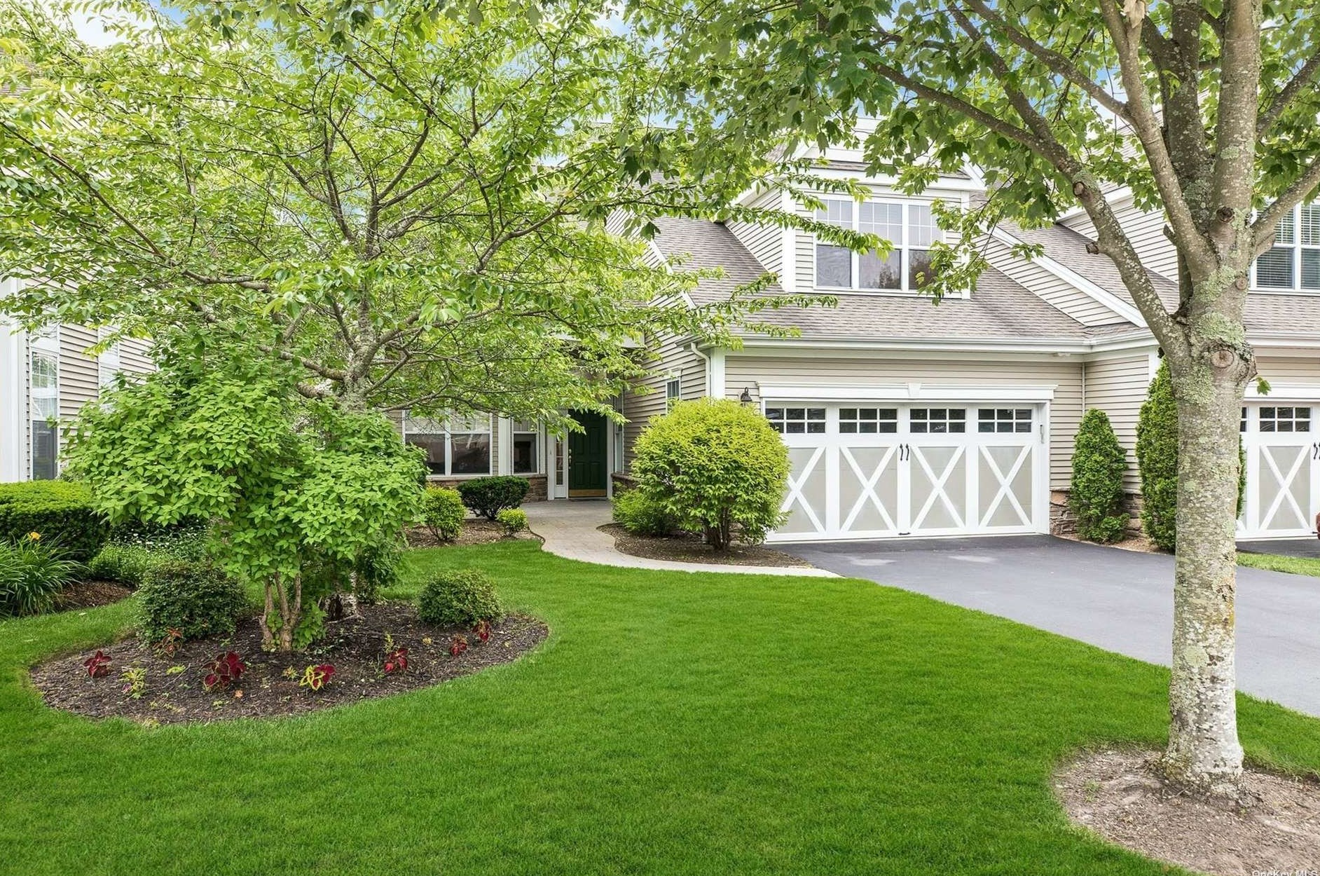 119 Beethoven #119, Eastport, NY 11941