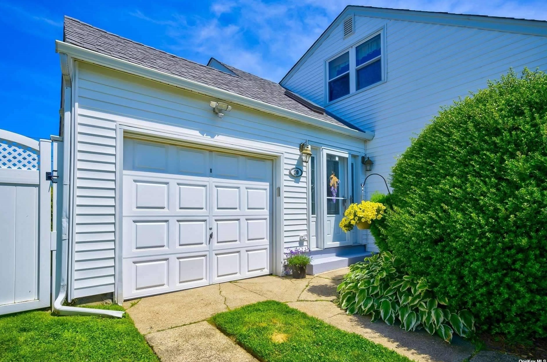 20 Ceil Pl, Bethpage, NY 11714