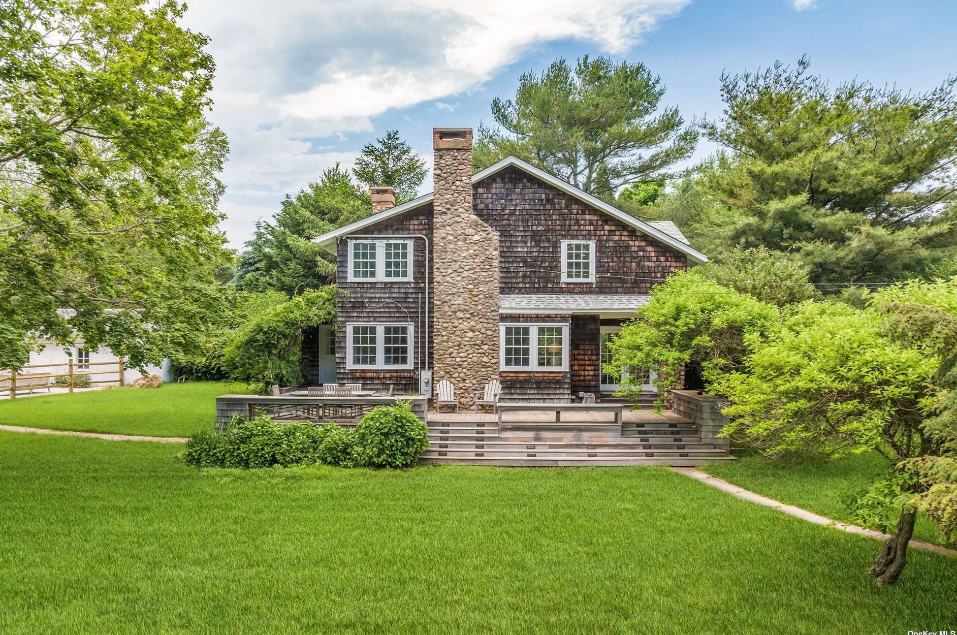 3075 Lighthouse Rd, Southold, NY 11971