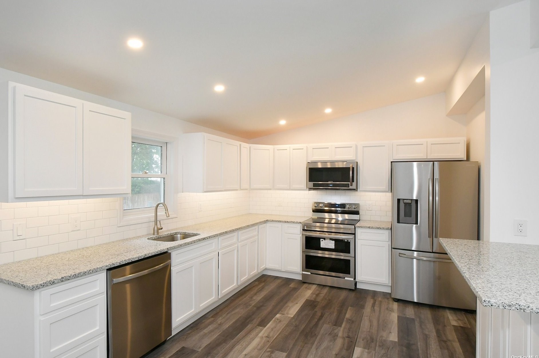 111 9th Ave, Holtsville, NY 11742