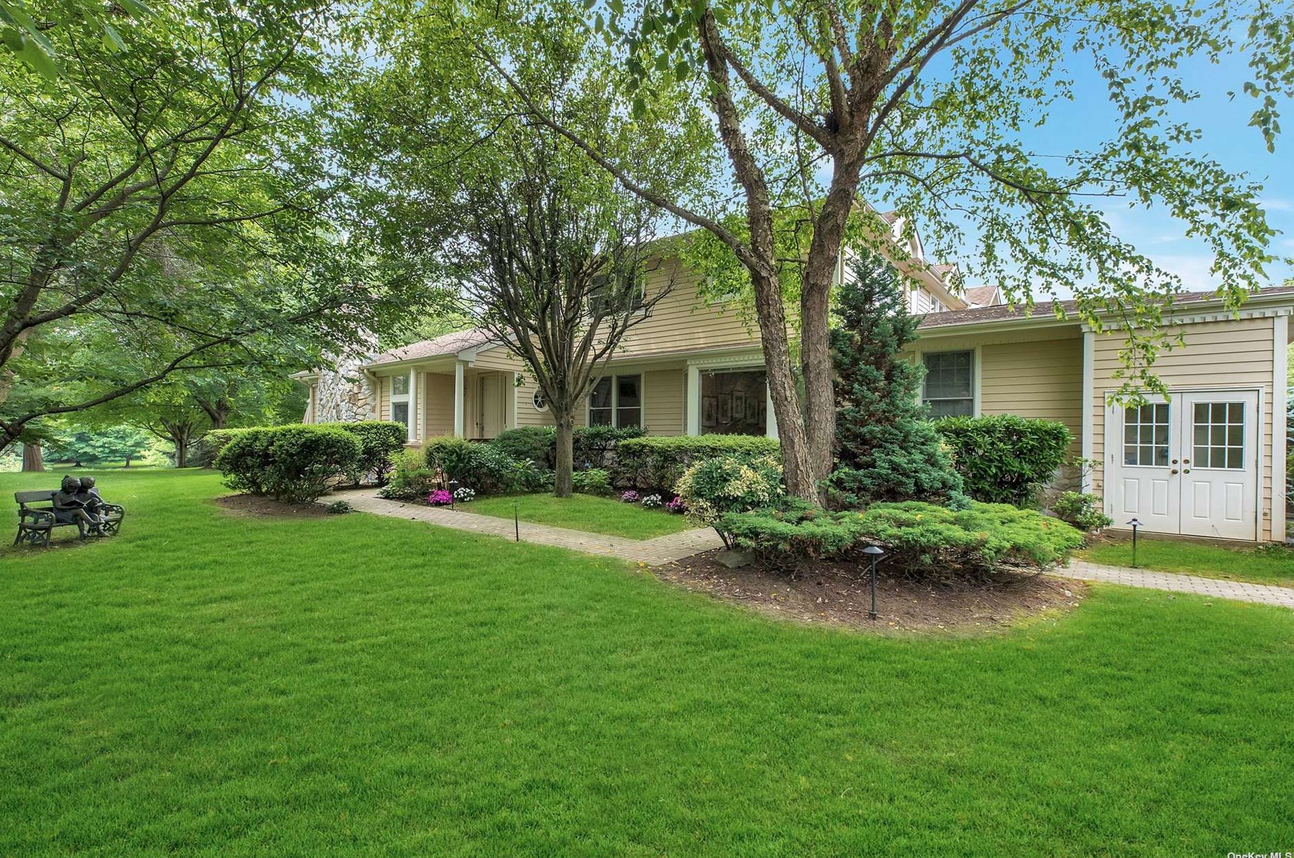 131 Firestone Cir, East Hills, NY 11576-3048